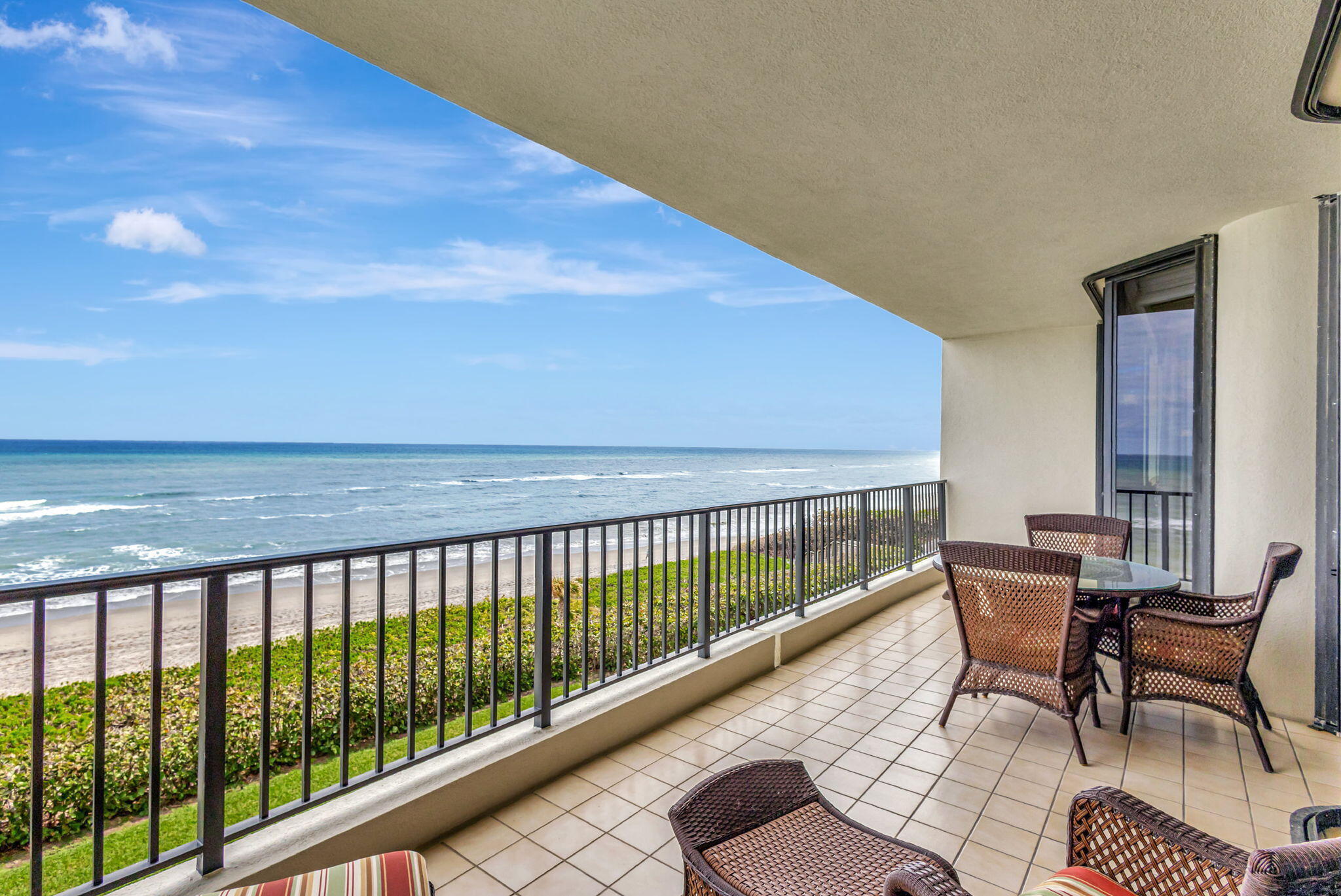 Foto de propiedad en 800 Ocean Drive 404, Juno Beach, FL 33408 Juno Beach con MLS# 