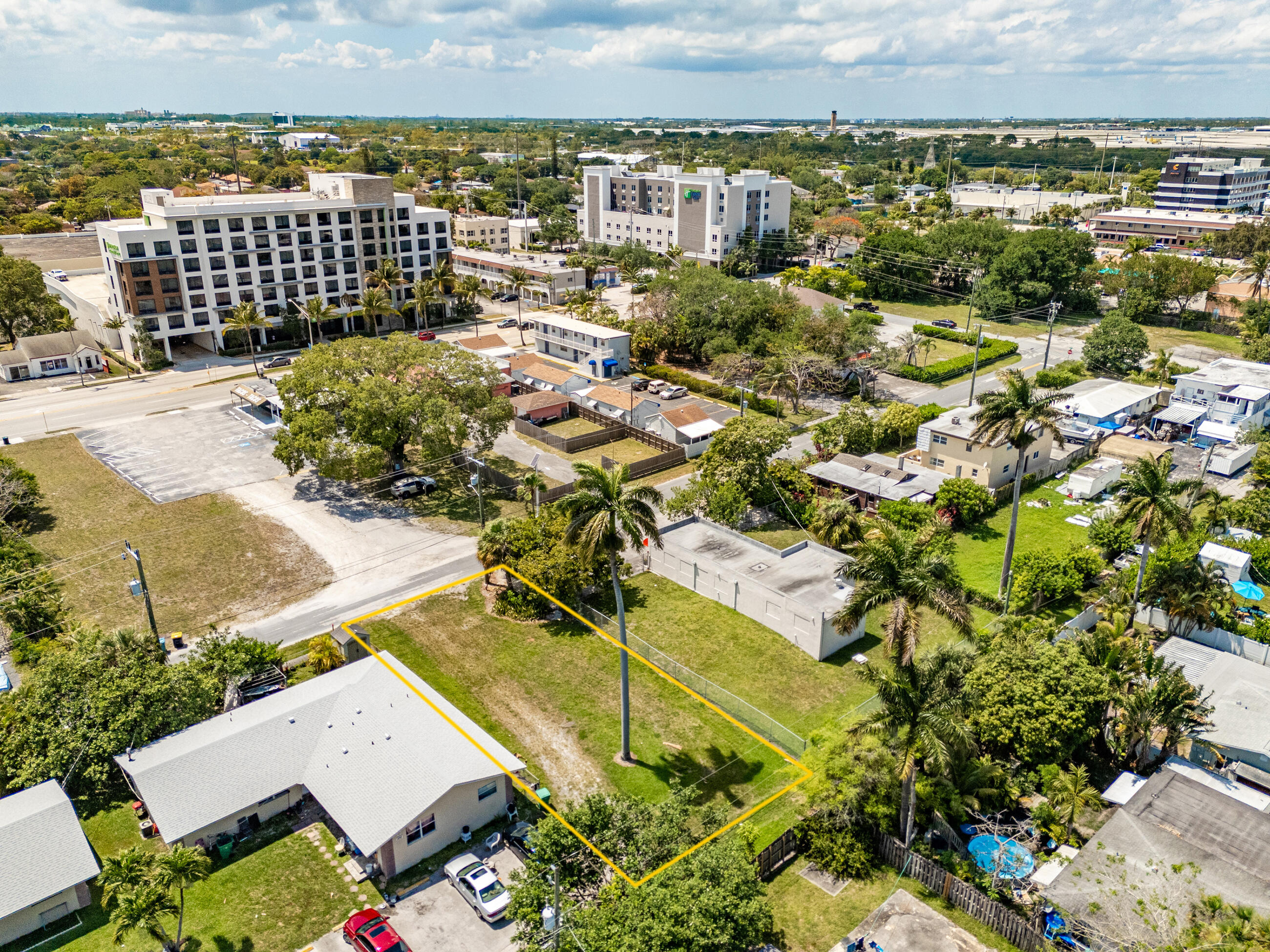 Foto de propiedad en 0 NE 1st Avenue, Dania Beach, FL 33004 Dania Beach con MLS# 