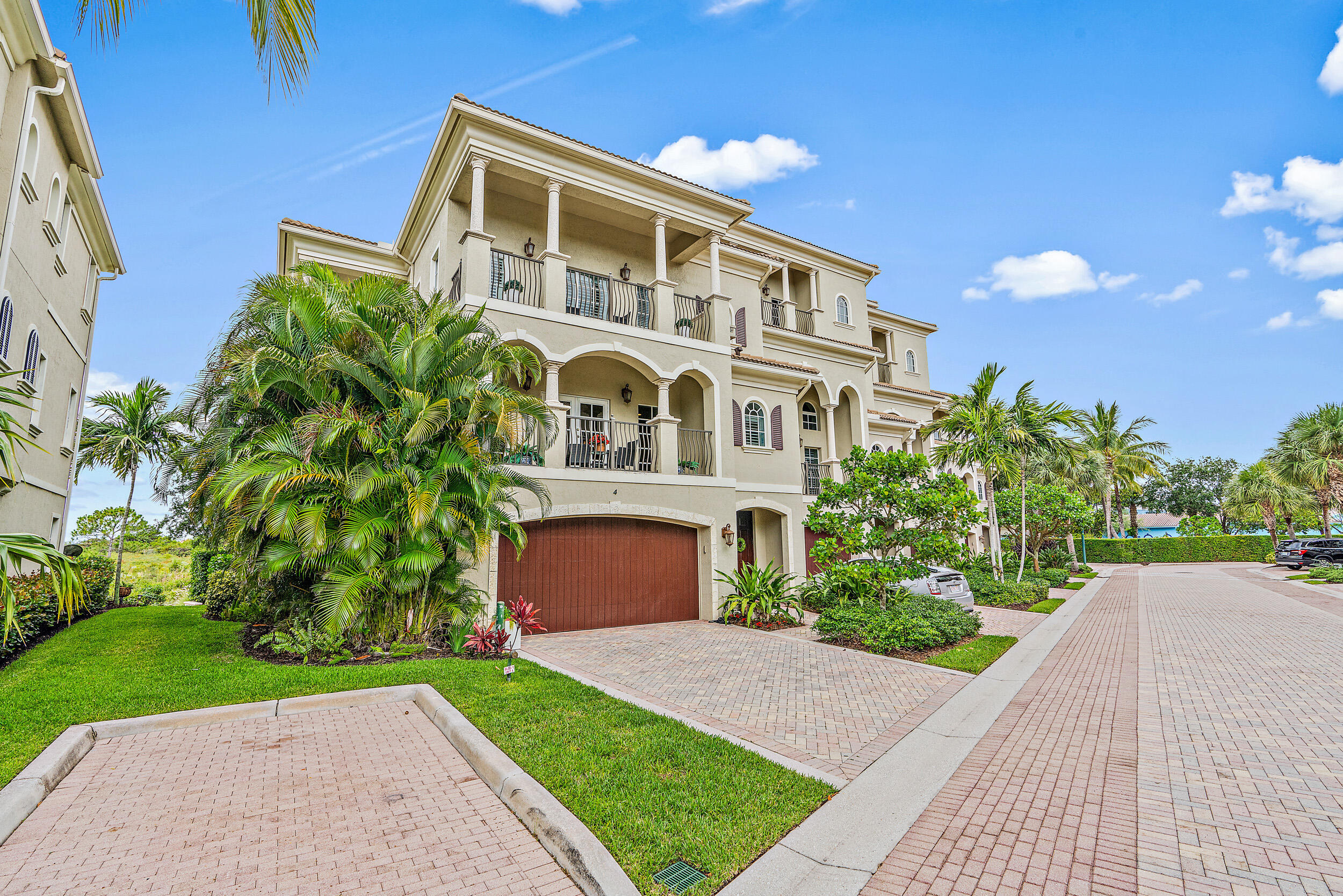 Foto de propiedad en 126 Tierra Lane 4, Jupiter, FL 33477 Jupiter con MLS# 