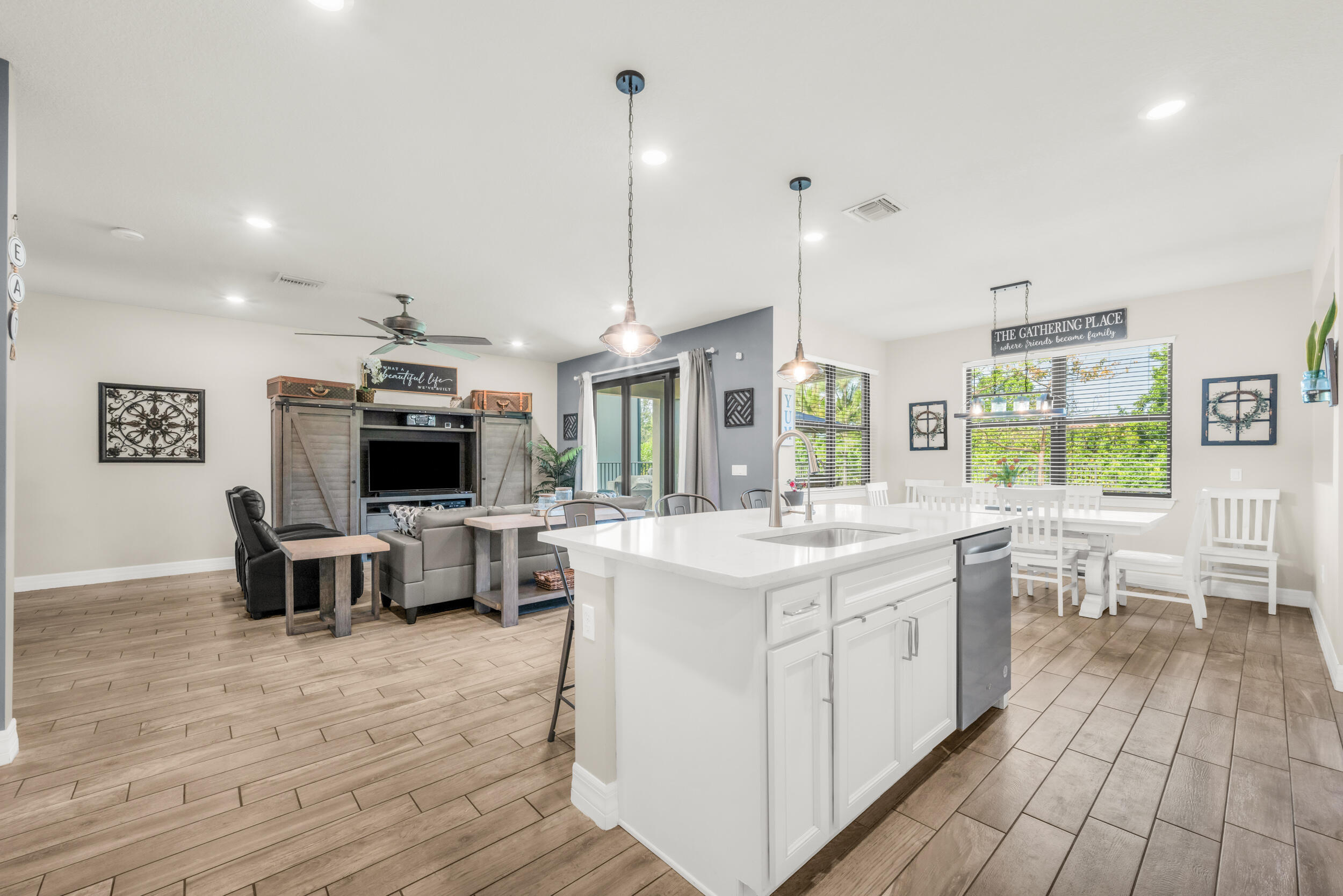 Foto de propiedad en 4819 Chantilly Road, Lake Worth, FL 33467 Lake Worth con MLS# 