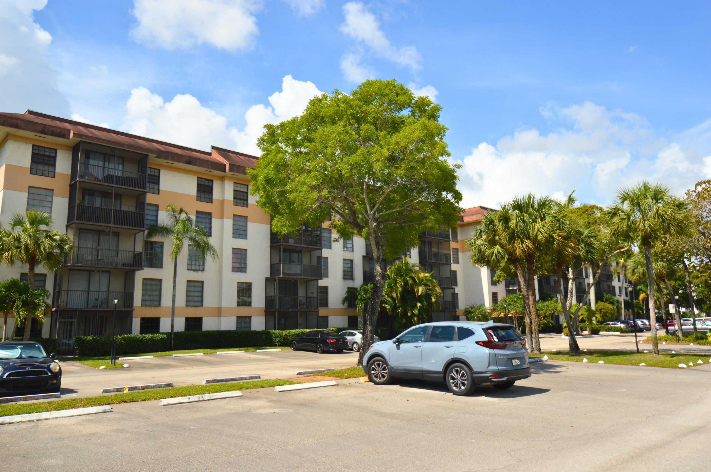 En Venta 5570 NW 44th Street 318a, Lauderhill, FL 33319, Lauderhill, FL 33319