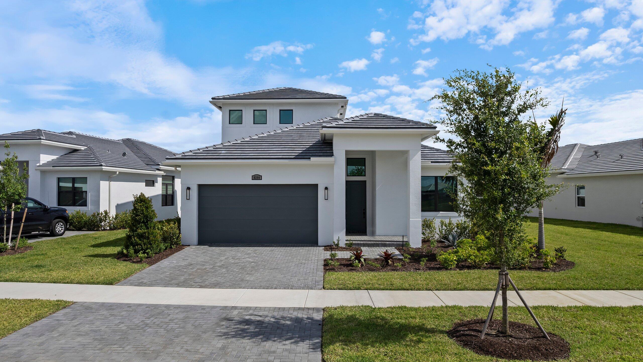 Foto de propiedad en 8290 SW Valsovano Way, Port St. Lucie, FL 34987 Port St. Lucie con MLS# 