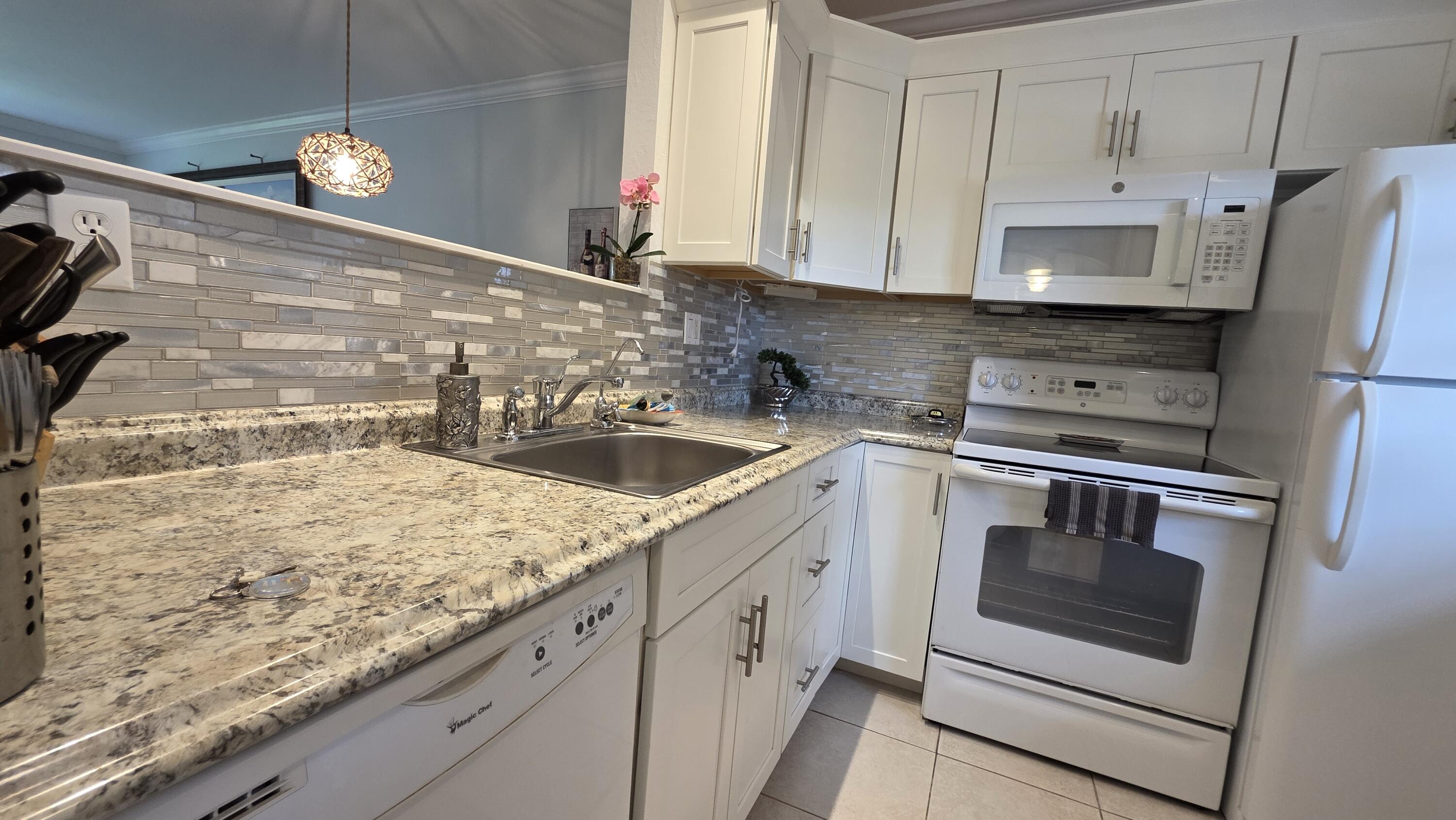 En Venta 5161 W Oakland Park Boulevard 206, Lauderdale Lakes, FL 33313, Lauderdale Lakes, FL 33313