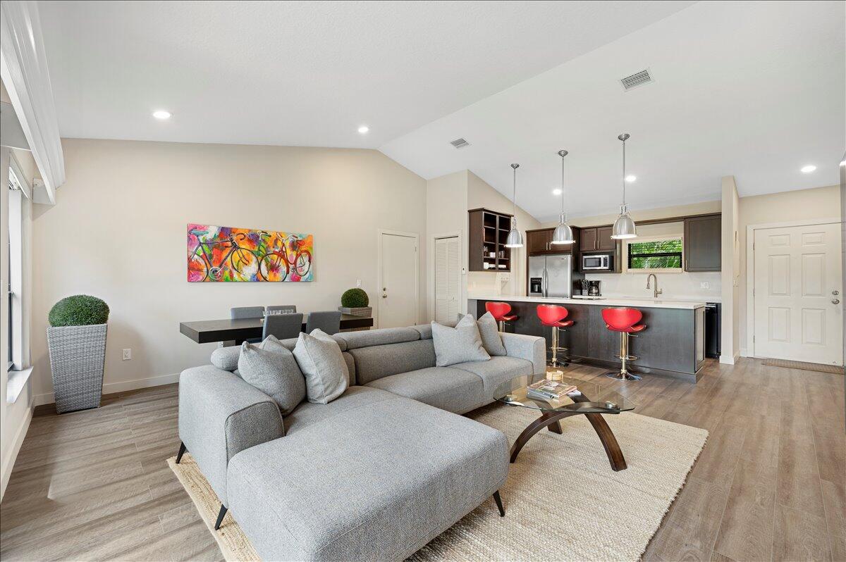 Foto de propiedad en 11863 Wimbledon Circle 542, Wellington, FL 33414 Wellington con MLS# 