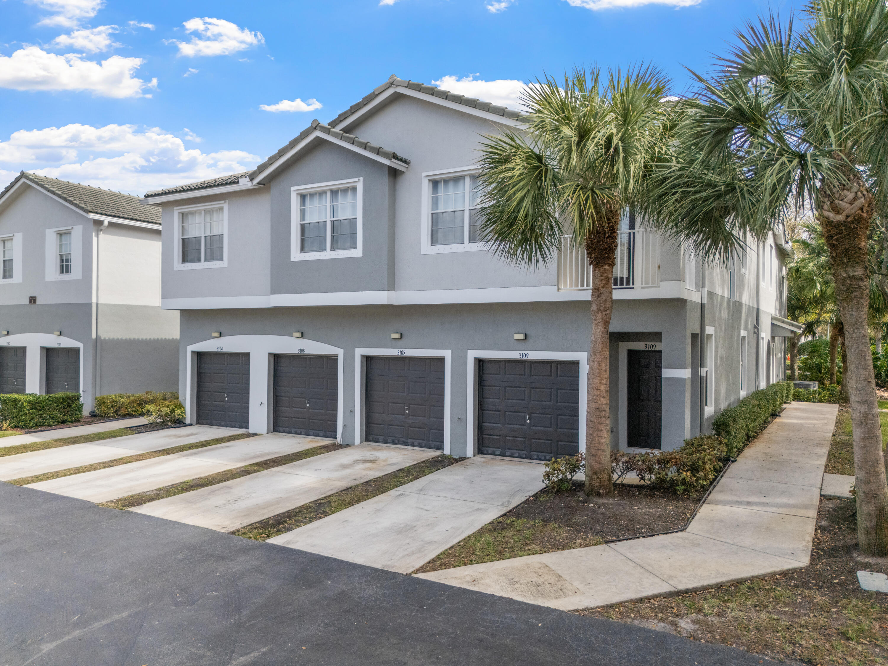 Foto de propiedad en 3105 Grandiflora Drive, Greenacres, FL 33467 Greenacres con MLS# 