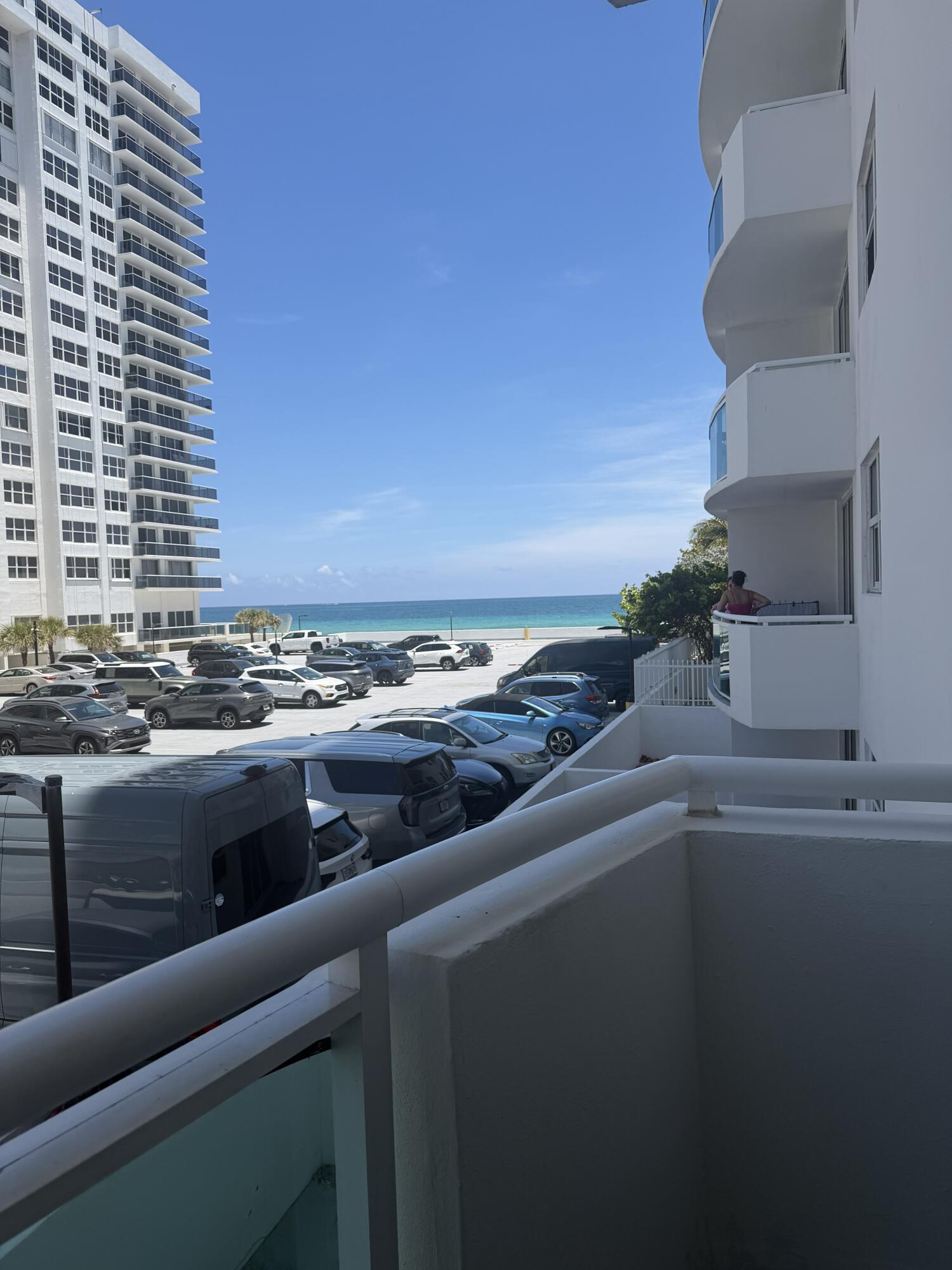 Foto de propiedad en 3001 S Ocean Drive 203, Hollywood, FL 33019 Hollywood con MLS# 