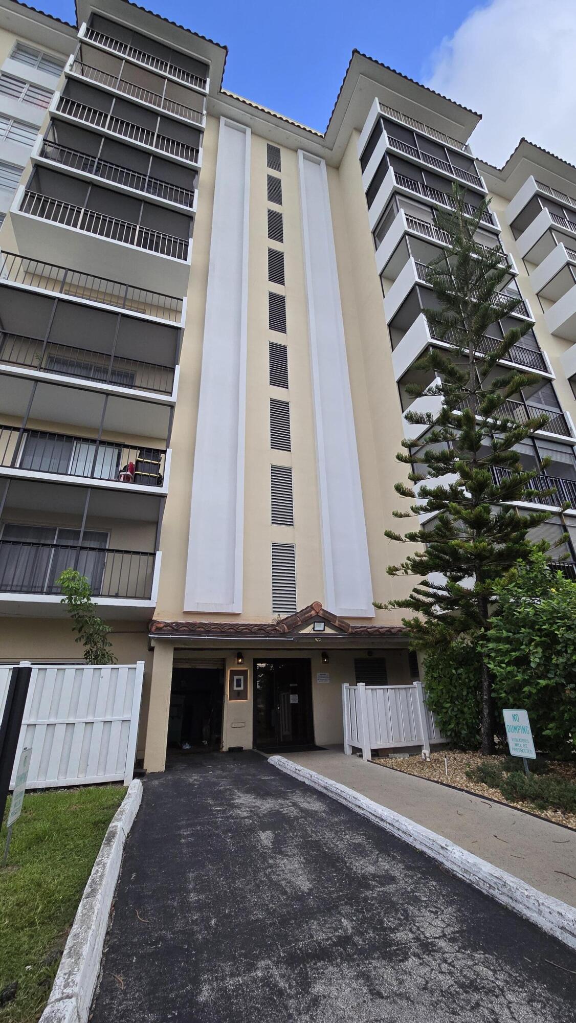 Foto de propiedad en 4164 Inverrary Drive 601, Lauderhill, FL 33319 Lauderhill con MLS# 