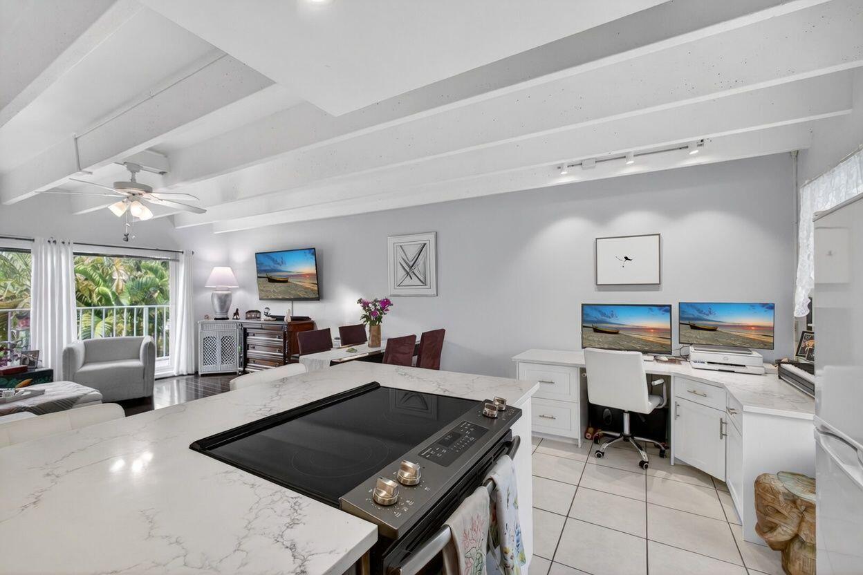 Foto de propiedad en 4001 S Ocean Boulevard 218, South Palm Beach, FL 33480 South Palm Beach con MLS# 