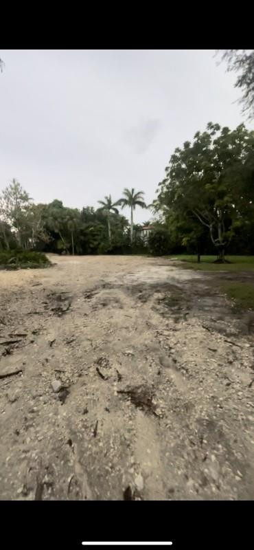 Foto de propiedad en 7396 SW 79th Court, Miami, FL 33143 Miami con MLS# 