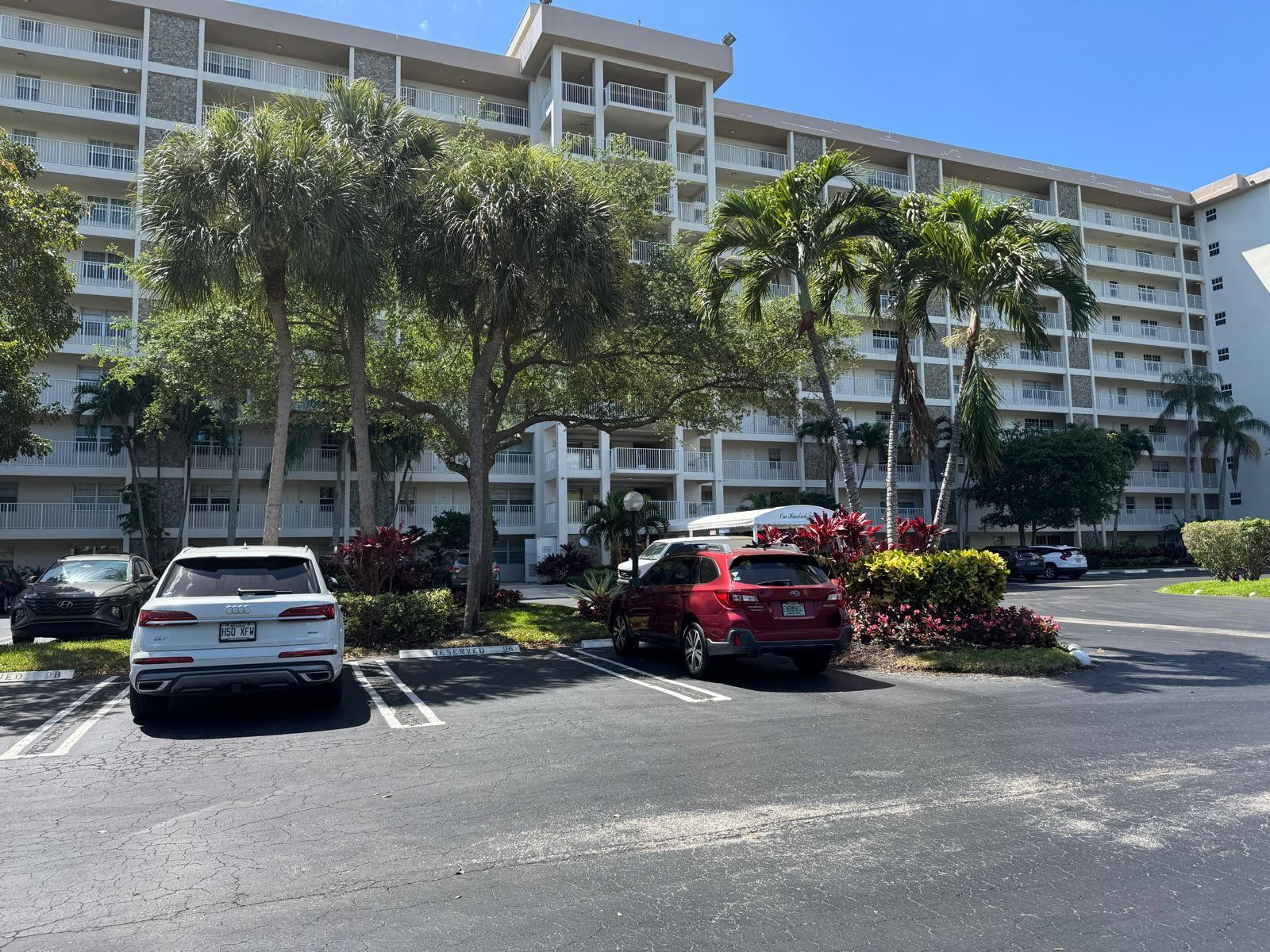 Alquilada 3510 Oaks Way 605, Pompano Beach, FL 33069, Pompano Beach, FL 33069
