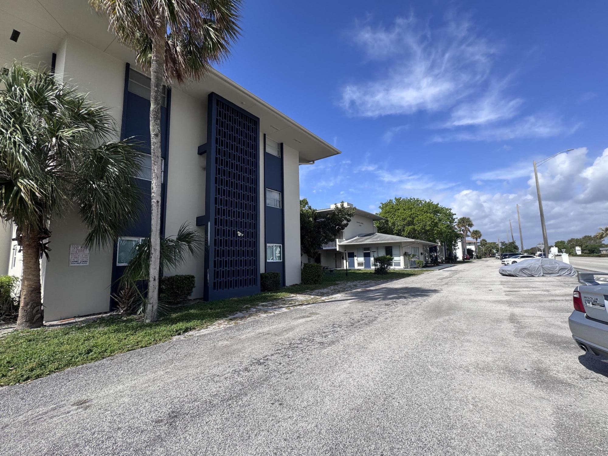 Foto de propiedad en 1150 E Sample Road 204, Pompano Beach, FL 33064 Pompano Beach con MLS# 