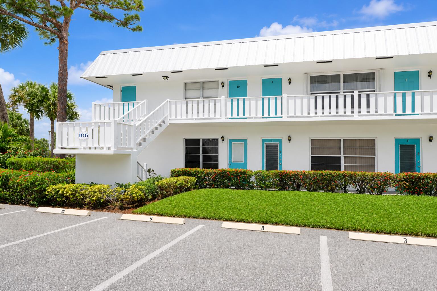 Foto de propiedad en 2929 SE Ocean Boulevard 106-10, Stuart, FL 34996 Stuart con MLS# 