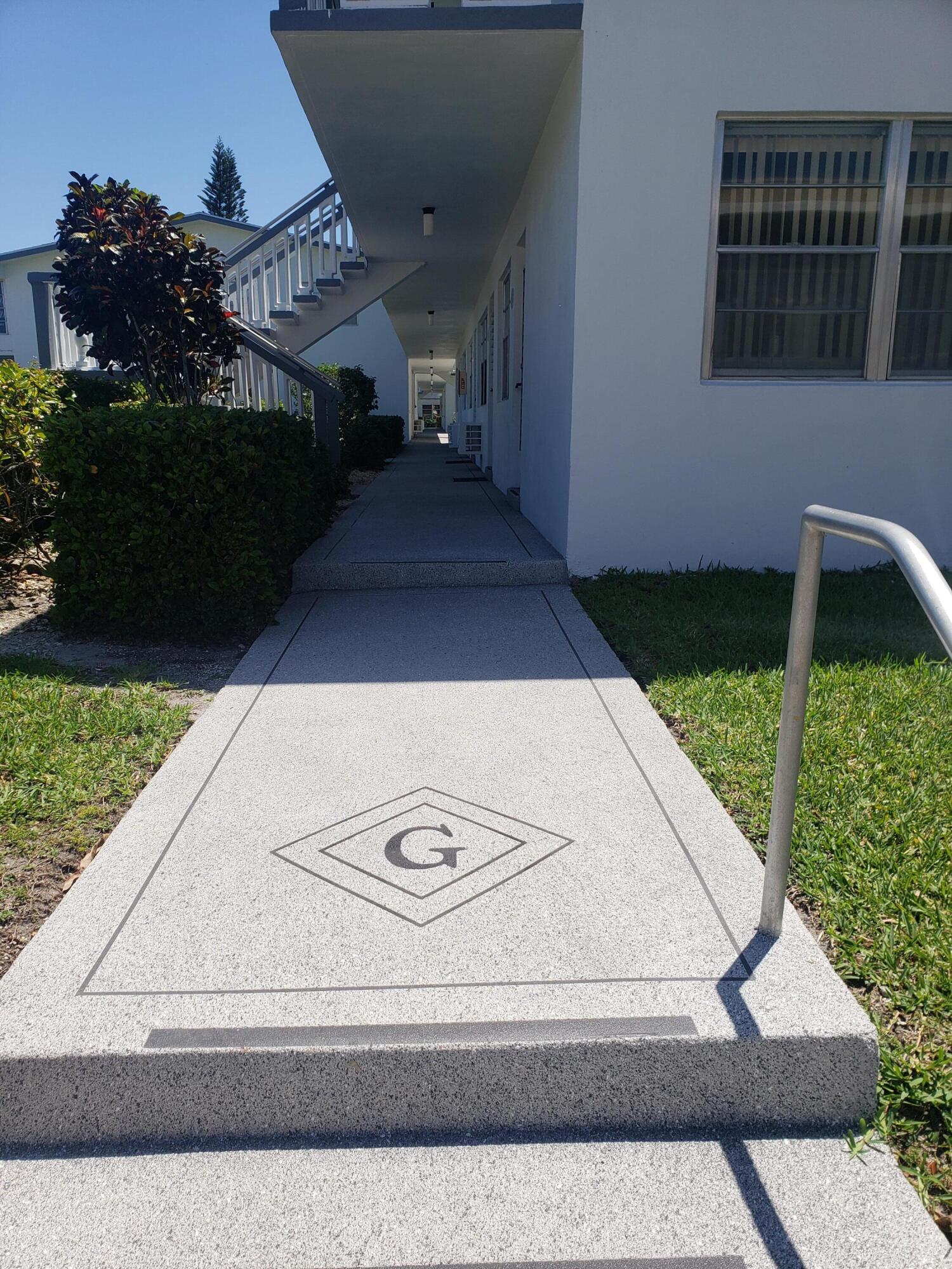 Foto de propiedad en 157 Andover G, West Palm Beach, FL 33417 West Palm Beach con MLS# 