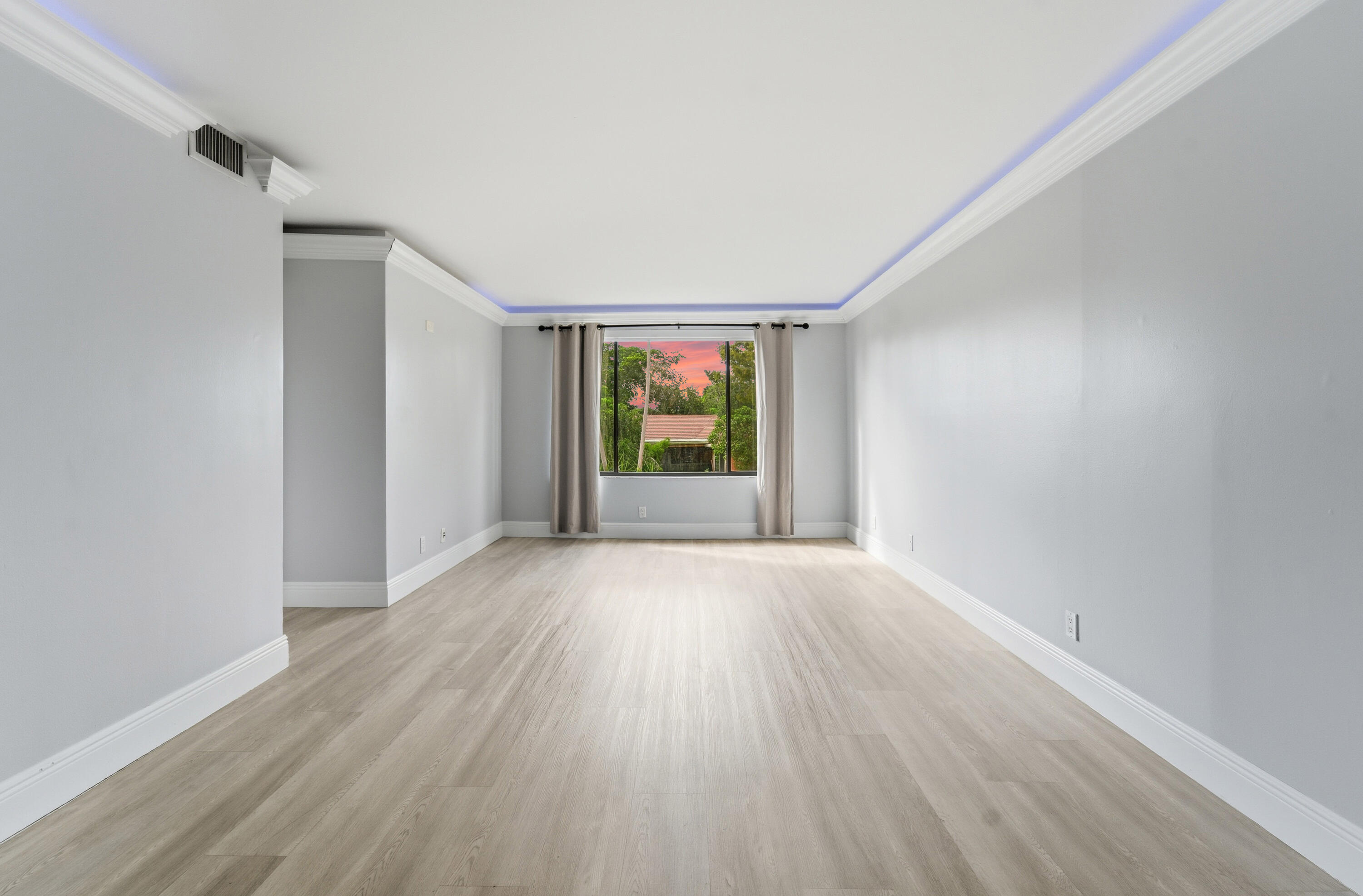 Foto de propiedad en 11477 NW 39th Court 203-1, Coral Springs, FL 33065 Coral Springs con MLS# 