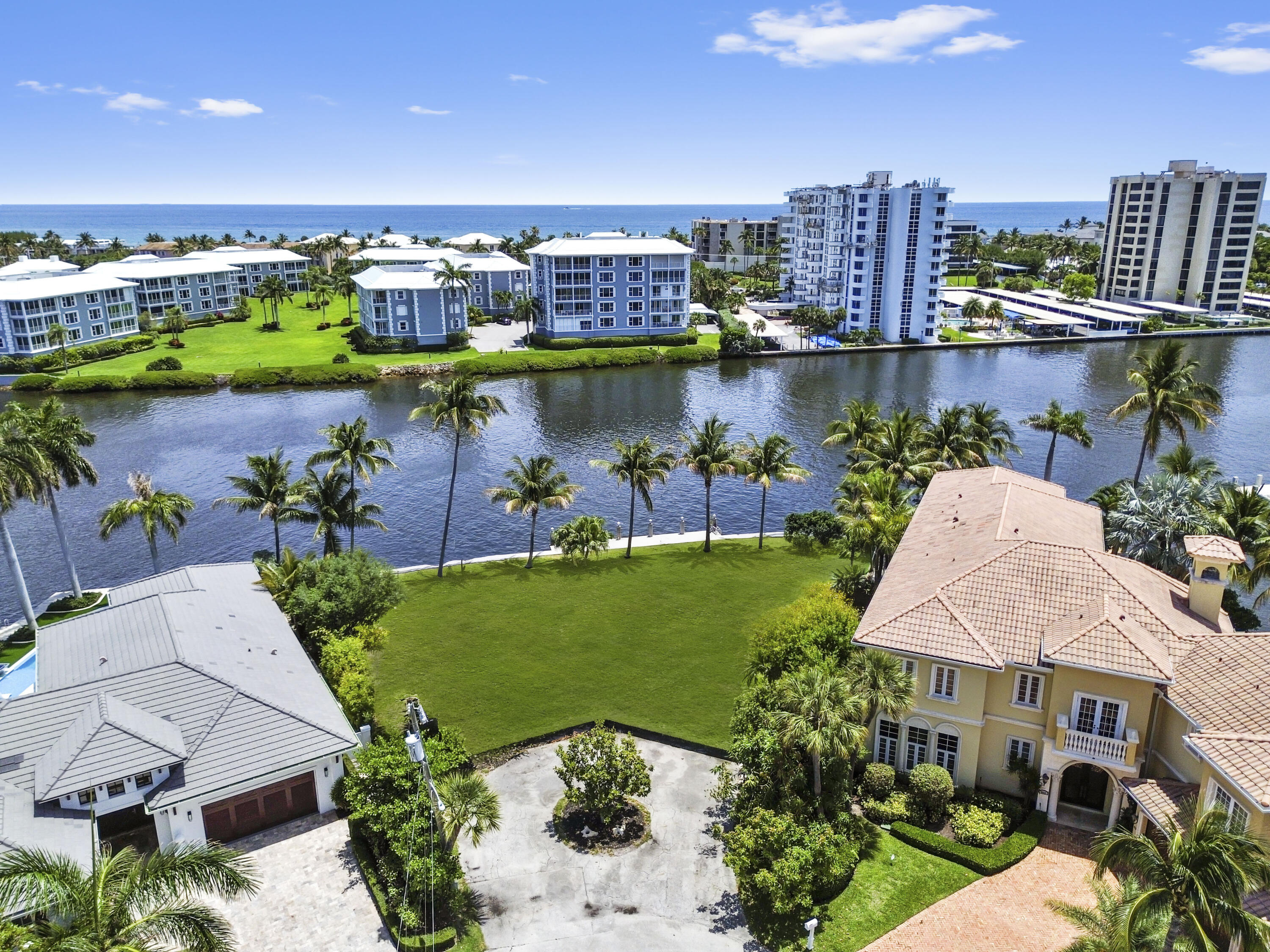 Foto de propiedad en 976 Banyan Drive, Delray Beach, FL 33483 Delray Beach con MLS# 