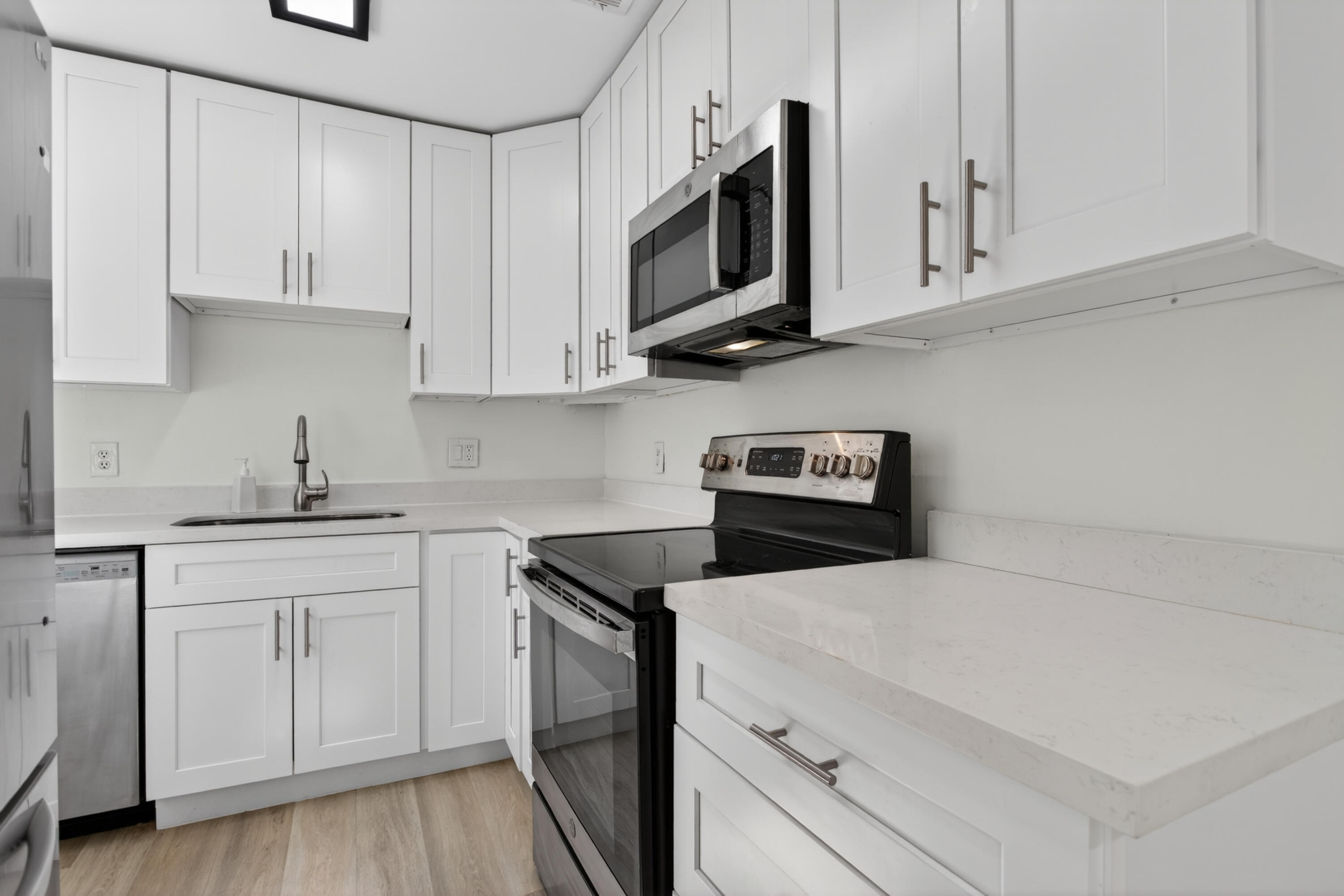 Foto de propiedad en 3930 Crystal Lake Drive 209, Deerfield Beach, FL 33064 Deerfield Beach con MLS# 