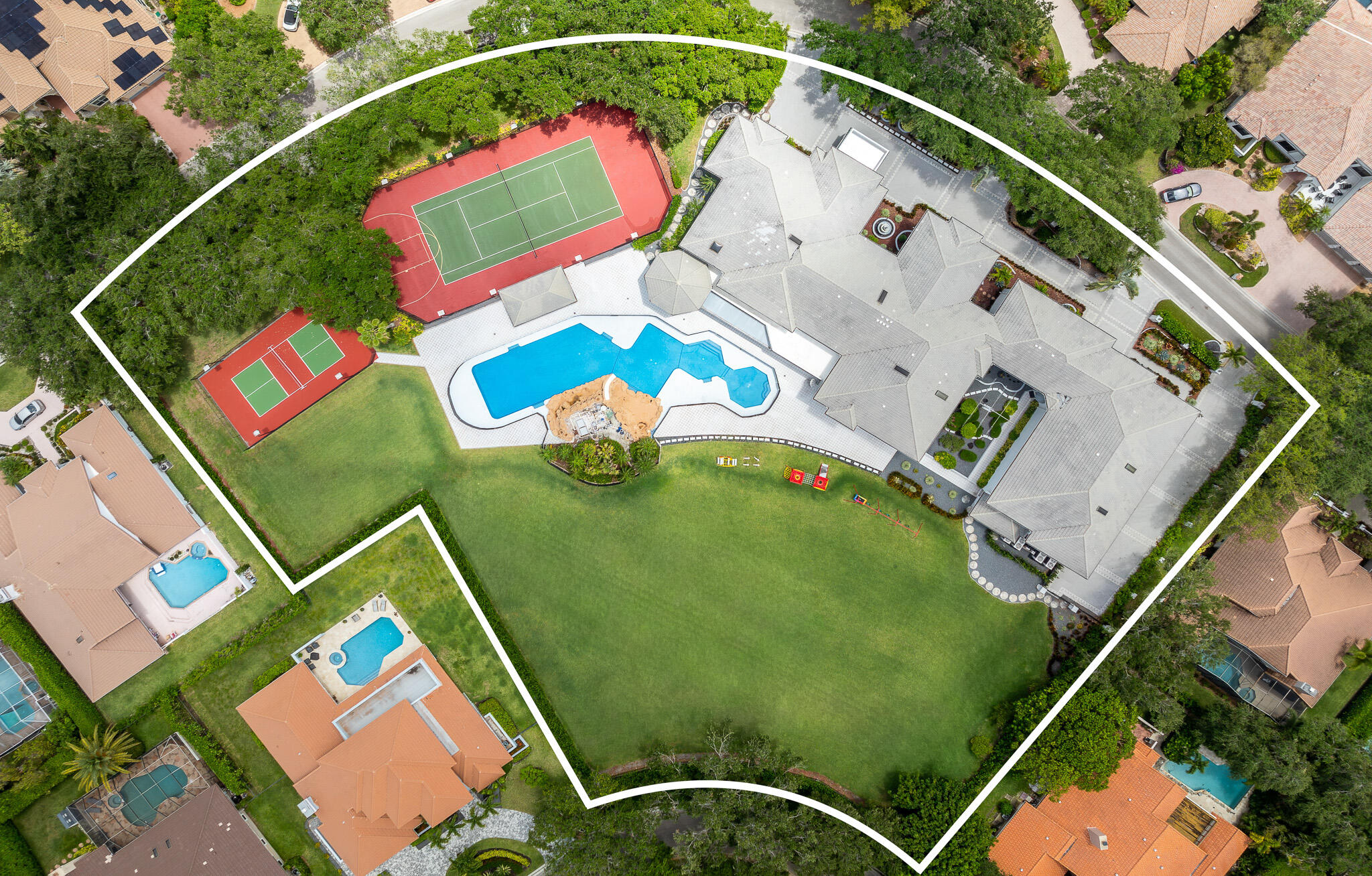 Foto de propiedad en 1800 Eagle Trace Boulevard, Coral Springs, FL 33071 Coral Springs con MLS# 