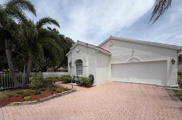 Foto de propiedad en 3963 Redondo Court, Boca Raton, FL 33487 Boca Raton con MLS# 