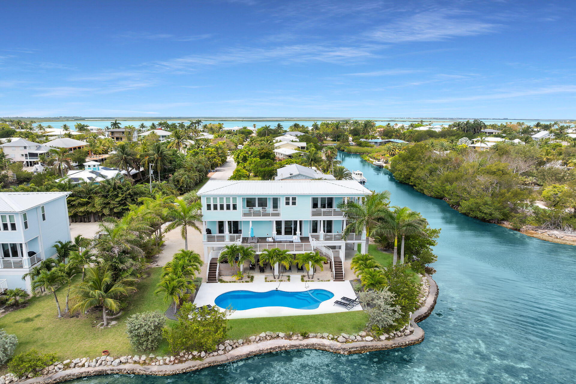 Foto de propiedad en 17387 Dolphin Street E, Sugarloaf Key, FL 33042 Sugarloaf Key con MLS# 