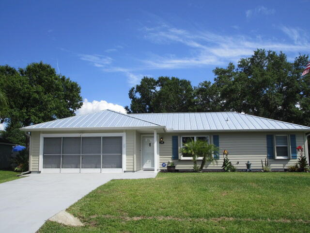 Foto de propiedad en 732 Bayfront Terrace, Sebastian, FL 32958 Sebastian con MLS# 