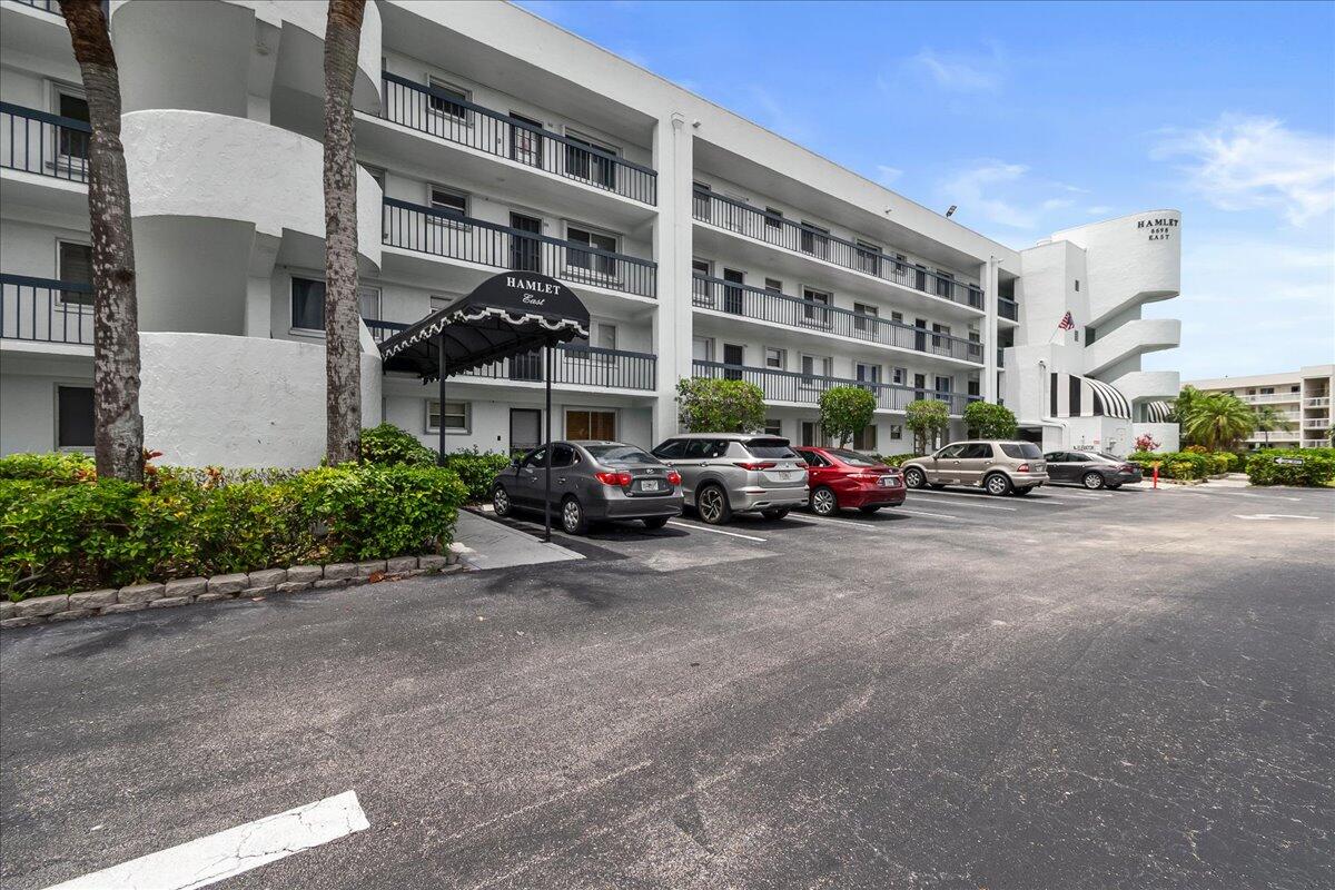 Foto de propiedad en 6698 10th Avenue N 305, Lake Worth, FL 33461 Lake Worth con MLS# 