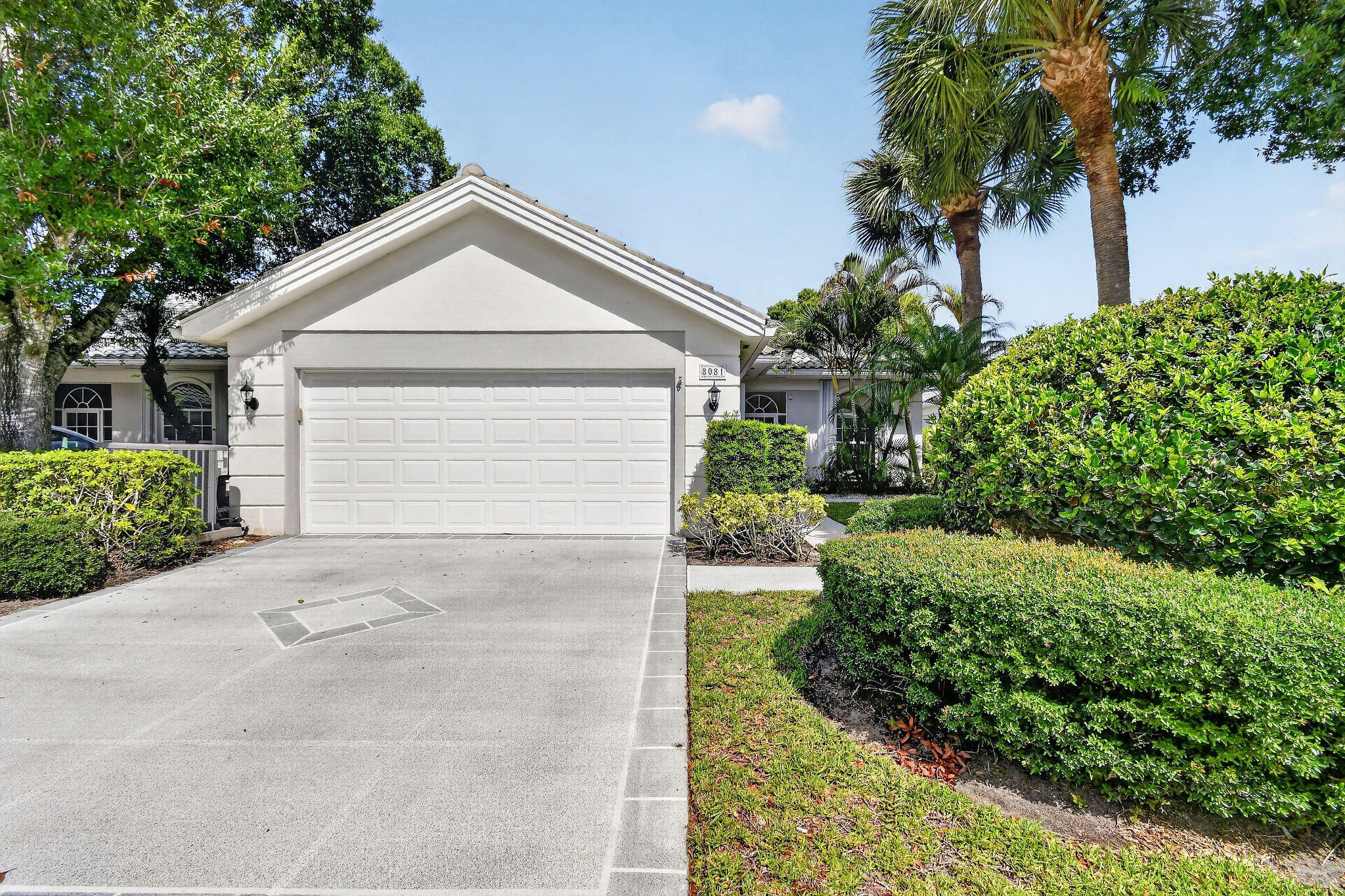 Foto de propiedad en 8081 SE Double Tree Drive, Hobe Sound, FL 33455 Hobe Sound con MLS# 