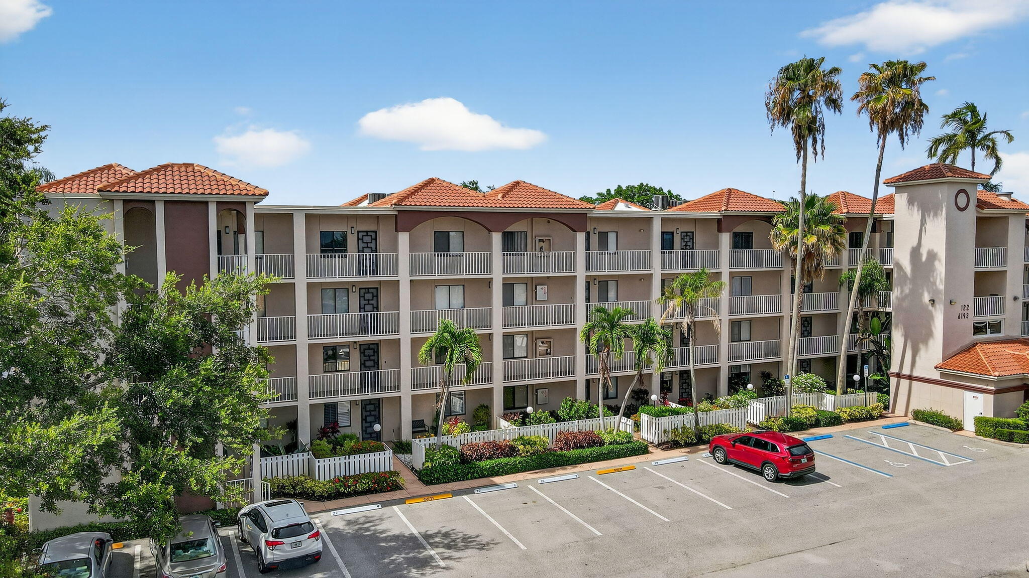 Foto de propiedad en 6193 Pointe Regal Circle 402, Delray Beach, FL 33484 Delray Beach con MLS# 