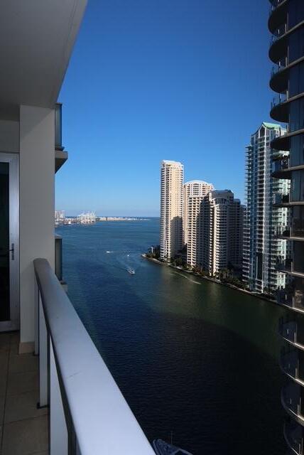 Foto de propiedad en 300 S Biscayne Boulevard T1902, Miami, FL 33131 Miami con MLS# 