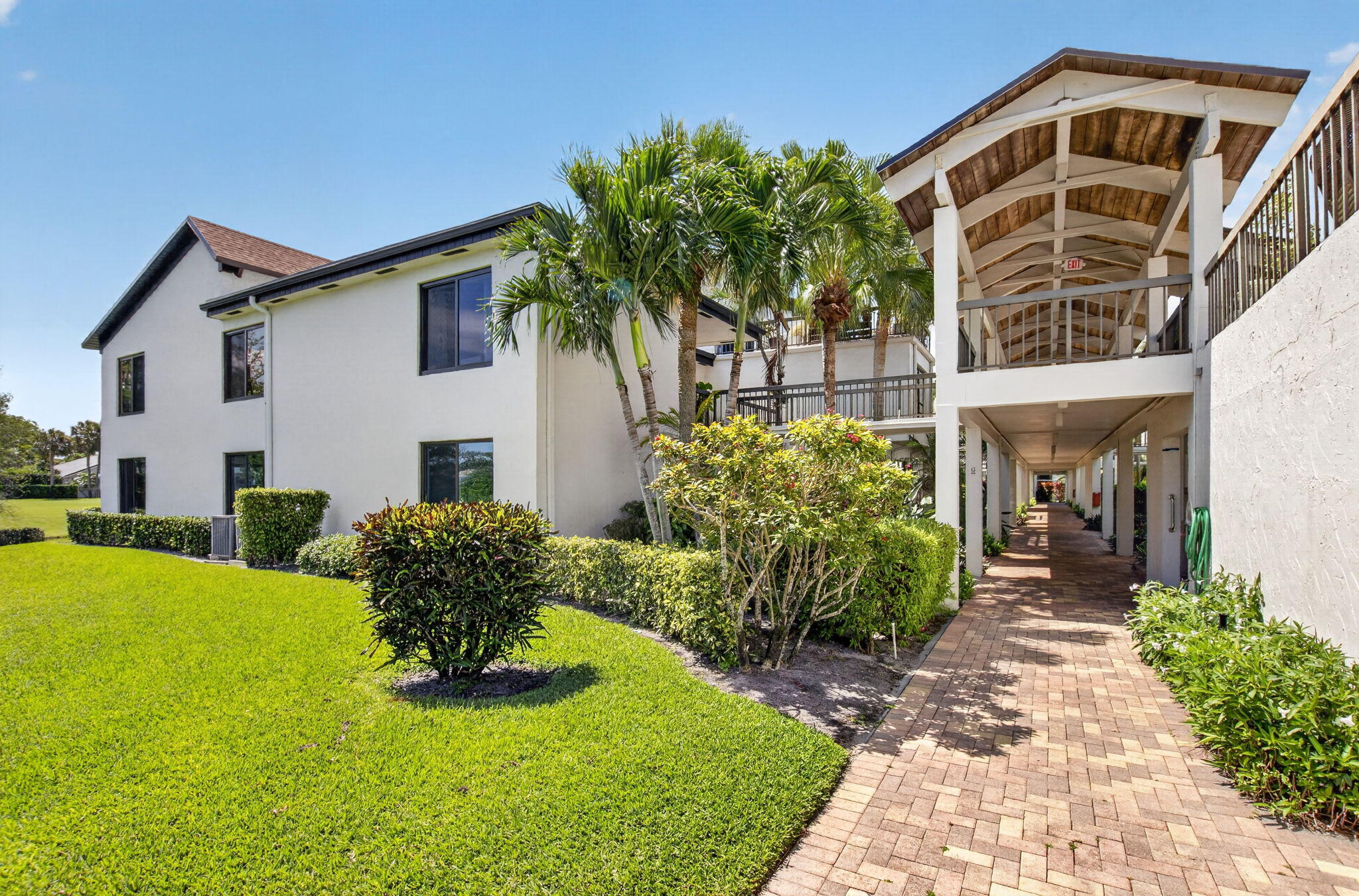 Foto de propiedad en 900 Greensward Lane G110, Delray Beach, FL 33445 Delray Beach con MLS# 