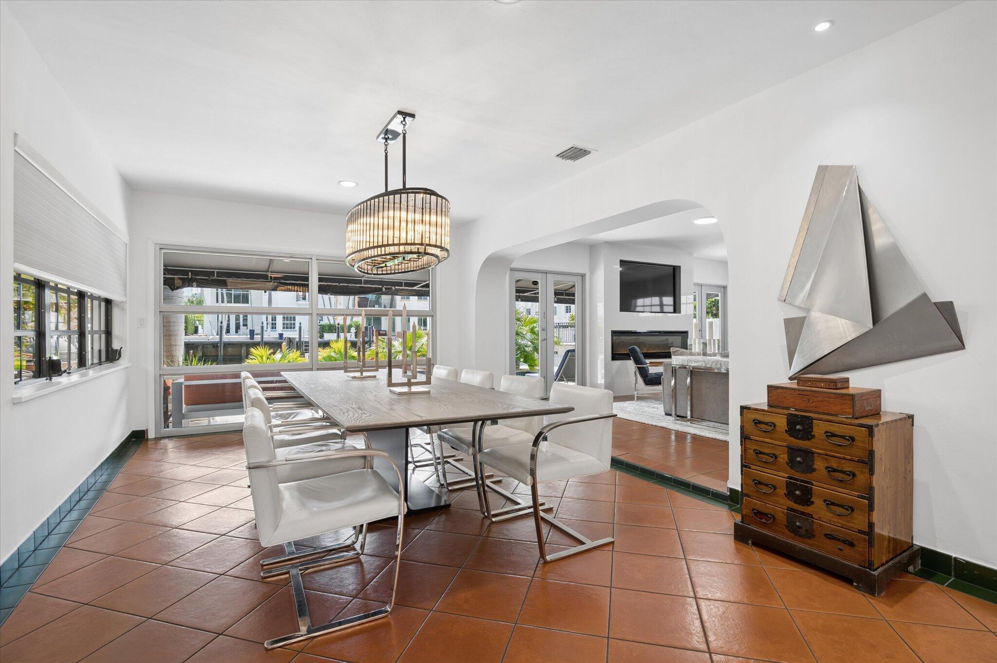 Foto de propiedad en 325 Coconut Isle Drive, Fort Lauderdale, FL 33301 Fort Lauderdale con MLS# 