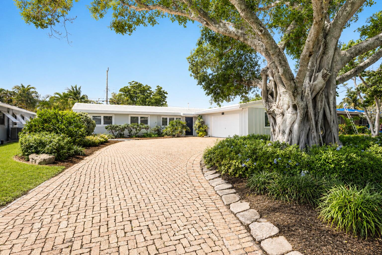 Foto de propiedad en 2110 NE 55th Street, Fort Lauderdale, FL 33308 Fort Lauderdale con MLS# 