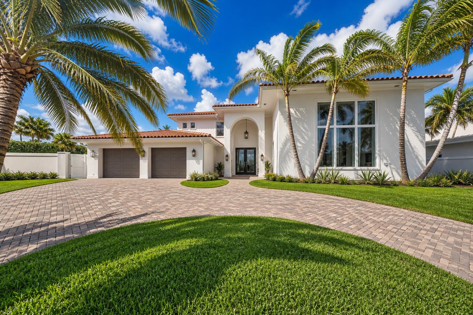 Foto de propiedad en 3341 NE 170th Street, North Miami Beach, FL 33160 North Miami Beach con MLS# 