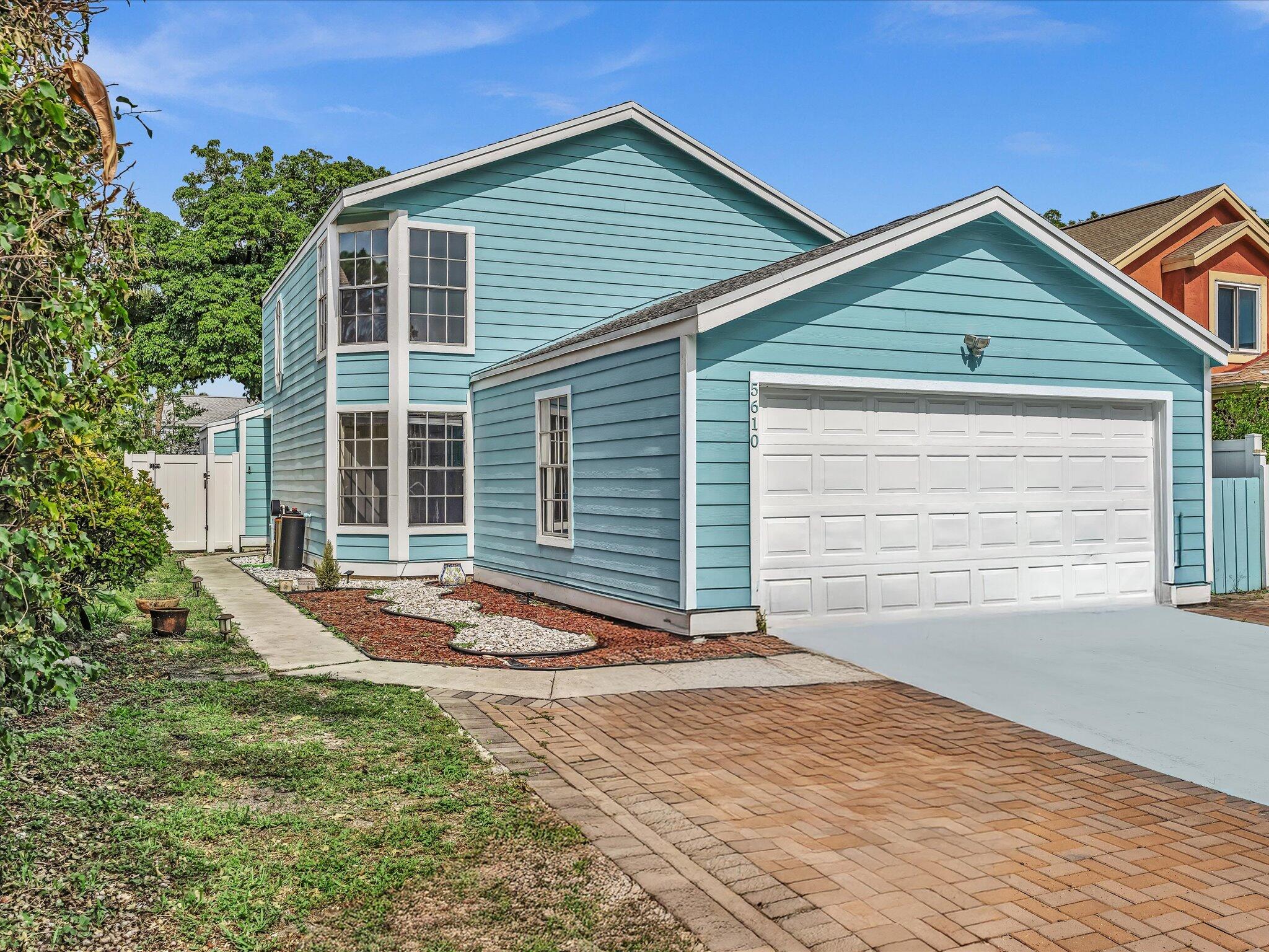 Foto de propiedad en 5610 Dewberry Way, West Palm Beach, FL 33415 West Palm Beach con MLS# 