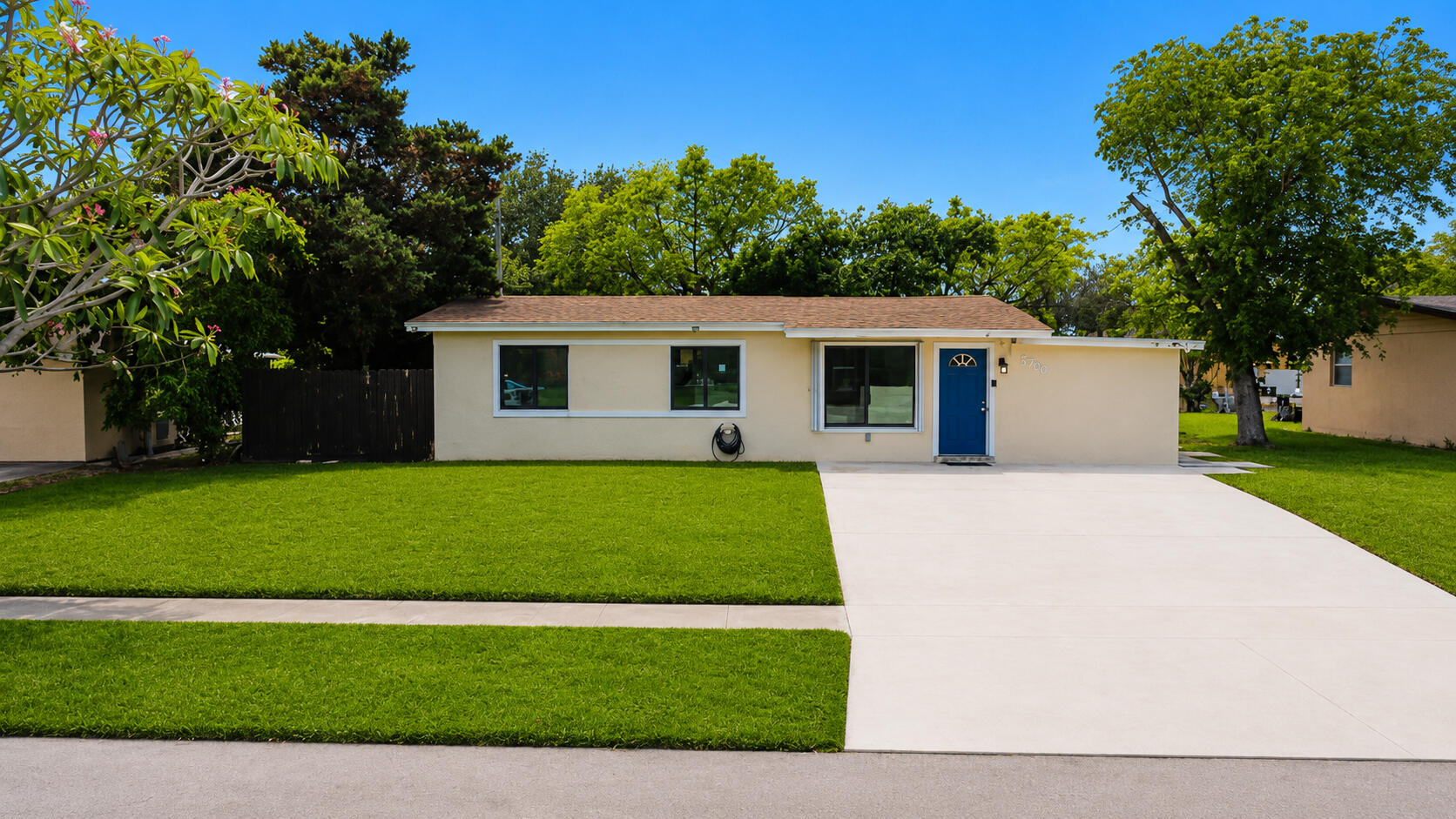 Vendido 5700 SW 37 Court, Davie, FL 33314, Davie, FL 33314