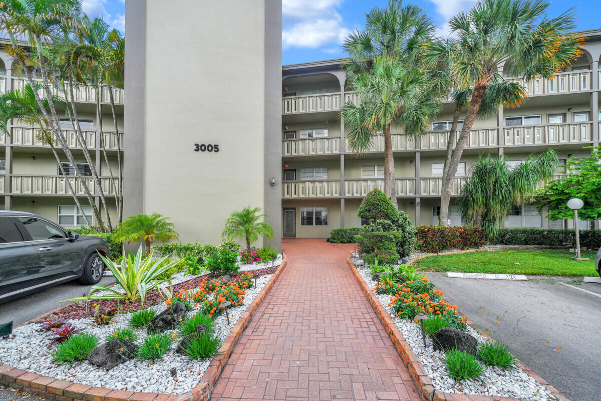 Foto de propiedad en 3005 Portofino Isle N2, Coconut Creek, FL 33066 Coconut Creek con MLS# 
