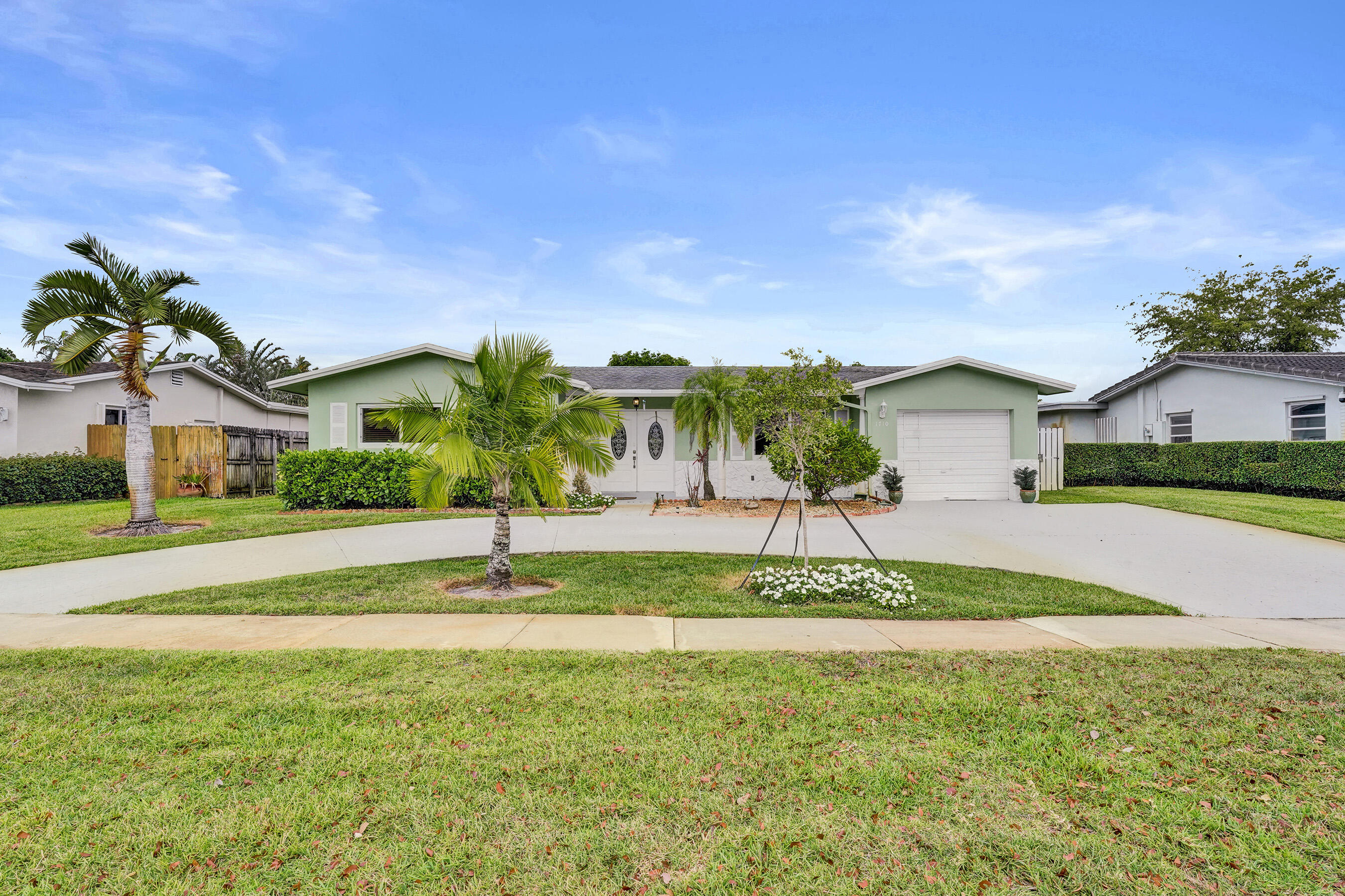 Foto de propiedad en 1710 NW 111th Terrace, Pembroke Pines, FL 33026 Pembroke Pines con MLS# 