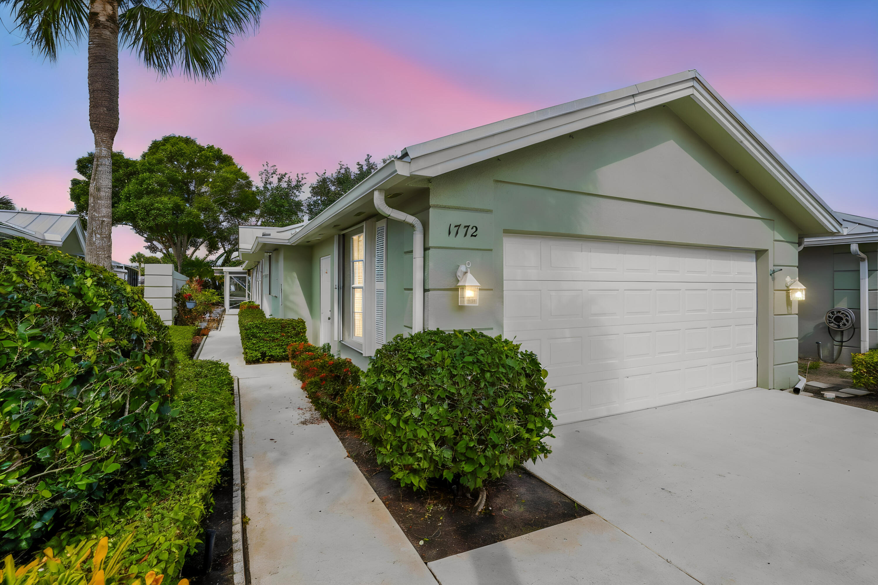 Foto de propiedad en 1772 SW Waterfall Boulevard, Palm City, FL 34990 Palm City con MLS# 