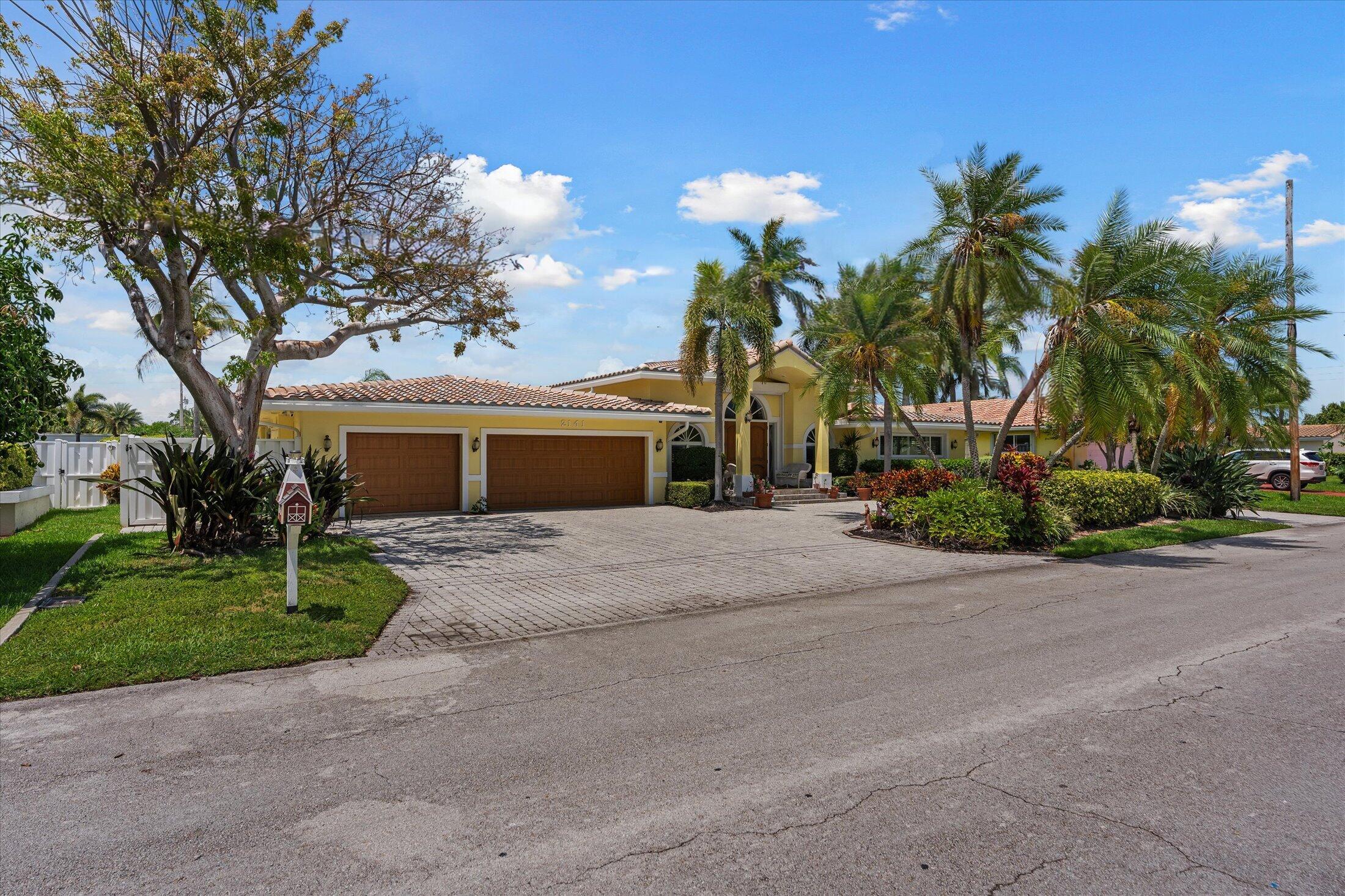 Foto de propiedad en 2141 NE 29th Street, Lighthouse Point, FL 33064 Lighthouse Point con MLS# 