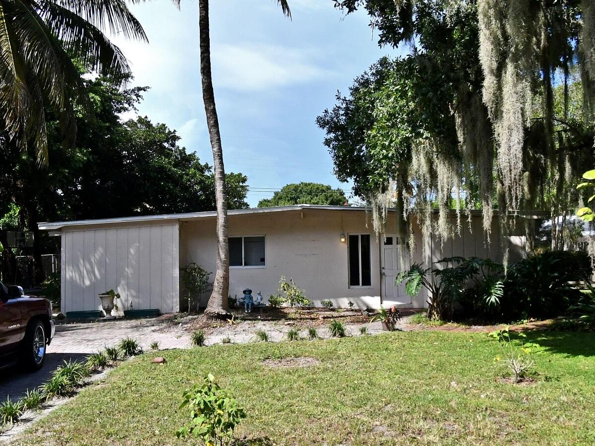 Foto de propiedad en 336 Borraclough Street, Fort Pierce, FL 34982 Fort Pierce con MLS# 