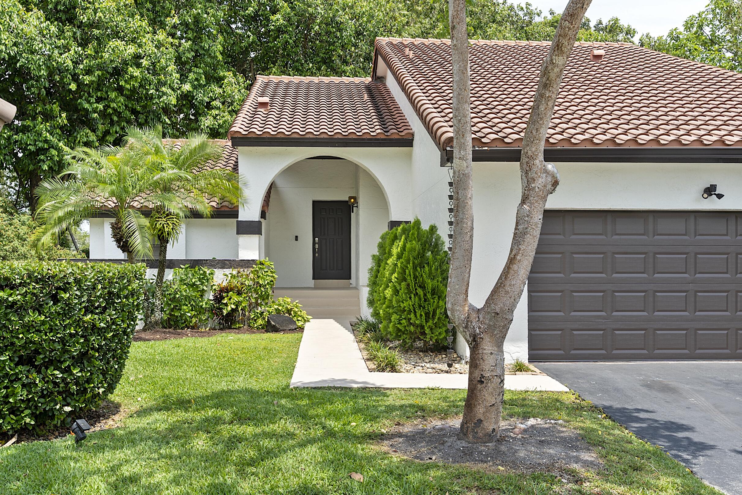 Foto de propiedad en 1955 Sacramento, Weston, FL 33326 Weston con MLS# 