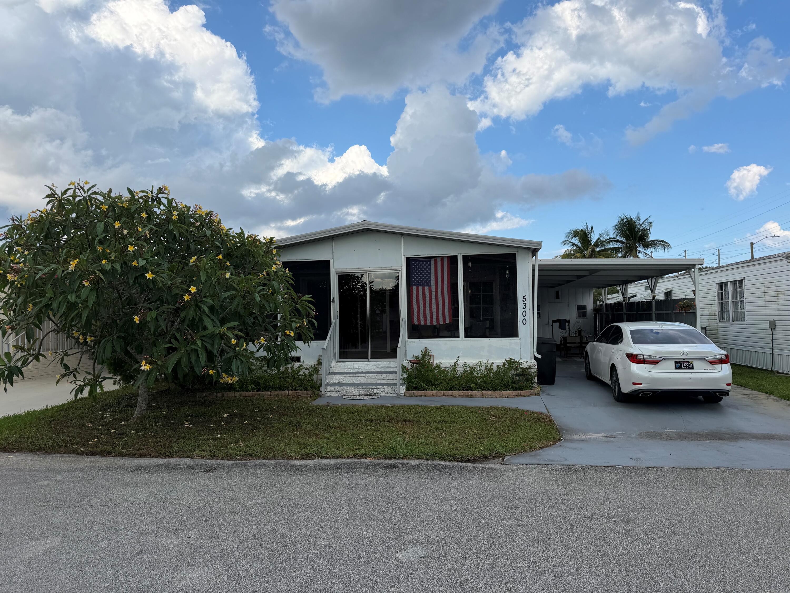 Foto de propiedad en 5300 SW 23rd Avenue, Dania Beach, FL 33312 Dania Beach con MLS# 