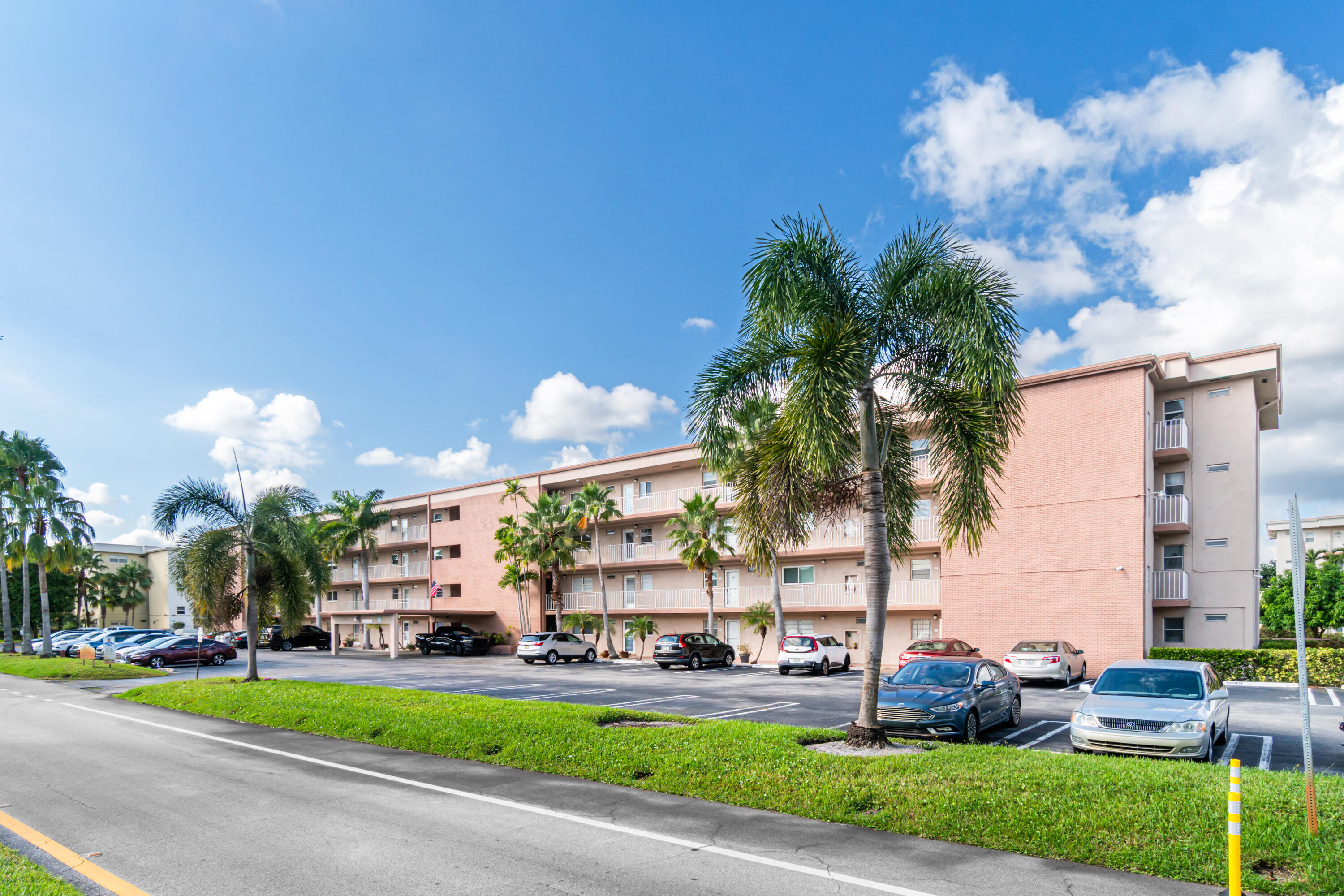 Foto de propiedad en 2615 NE 1st Court 410, Boynton Beach, FL 33435 Boynton Beach con MLS# 