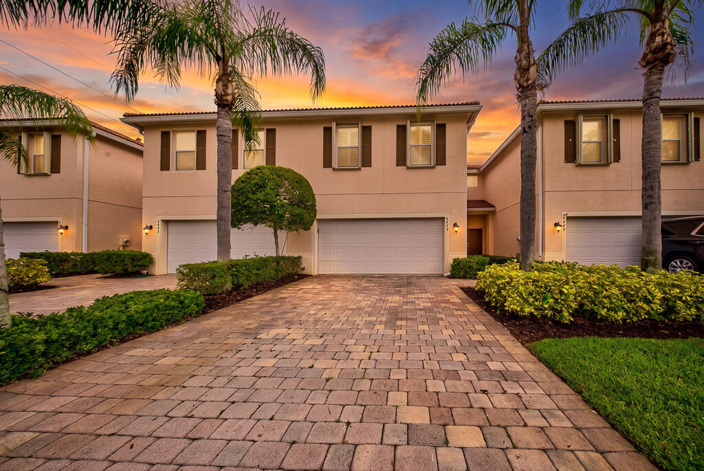 Foto de propiedad en 6463 Azura Lake Road, Lake Worth, FL 33463 Lake Worth con MLS# 