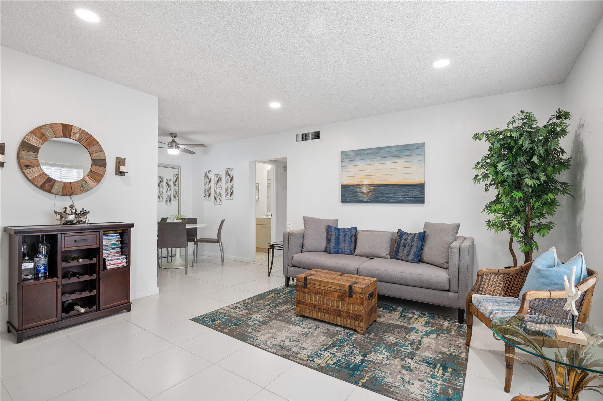 Vendido 2210 NE 67th Street 1211, Fort Lauderdale, FL 33308, Fort Lauderdale, FL 33308