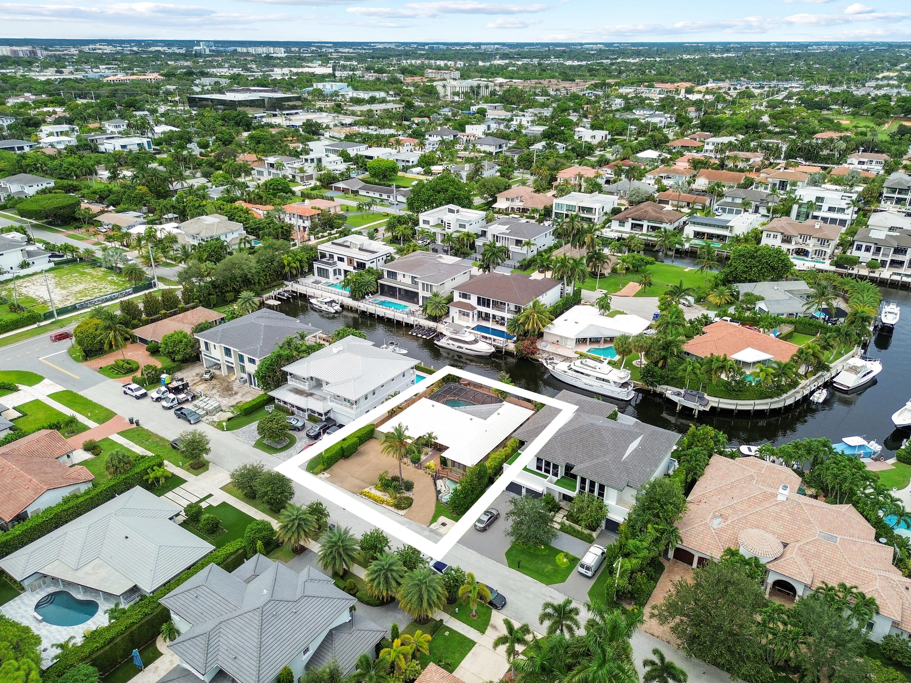 Foto de propiedad en 531 Silver Lane, Boca Raton, FL 33432 Boca Raton con MLS# 