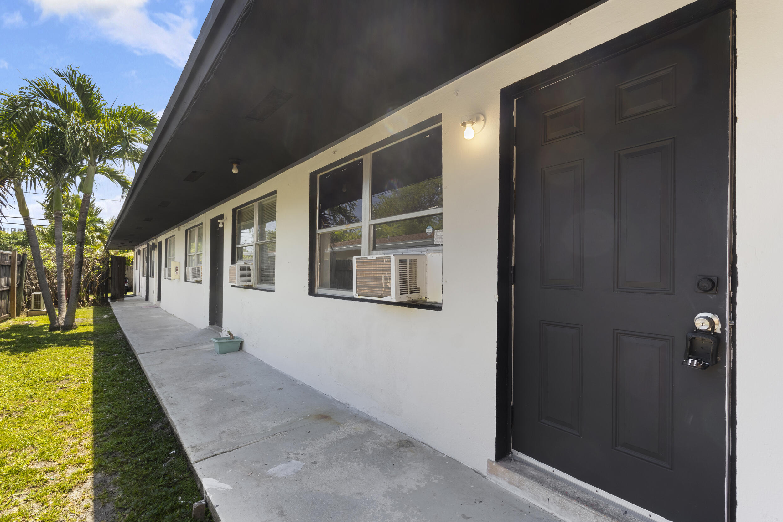 Foto de propiedad en 730 NW 4th Avenue, Fort Lauderdale, FL 33311 Fort Lauderdale con MLS# 