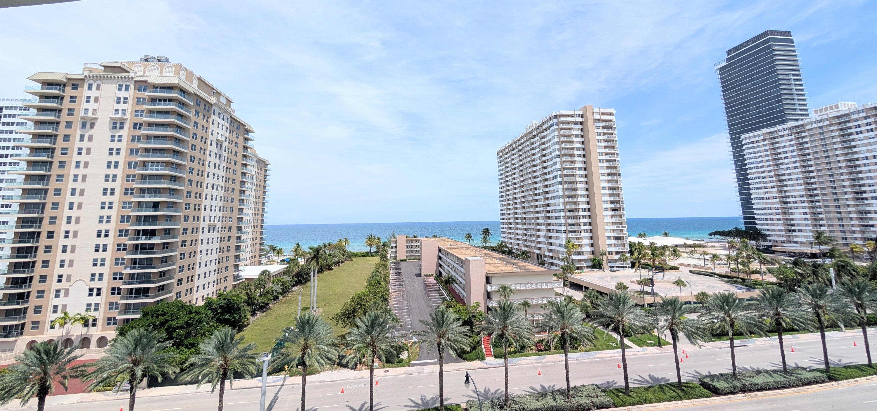 Foto de propiedad en 1945 S Ocean Drive 701, Hallandale Beach, FL 33009 Hallandale Beach con MLS# 