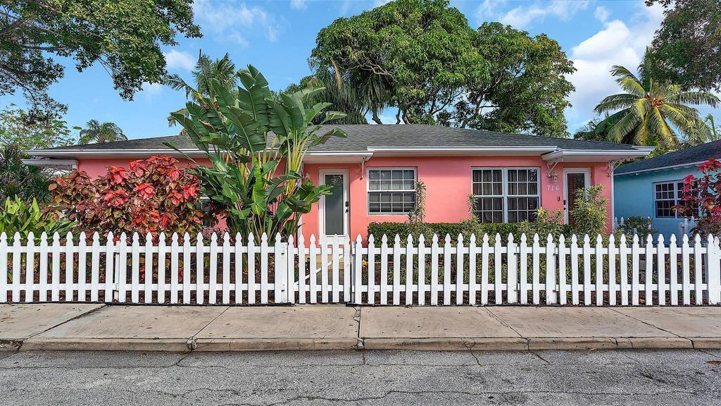 Foto de propiedad en 802 N J Street, Lake Worth Beach, FL 33460 Lake Worth Beach con MLS# 