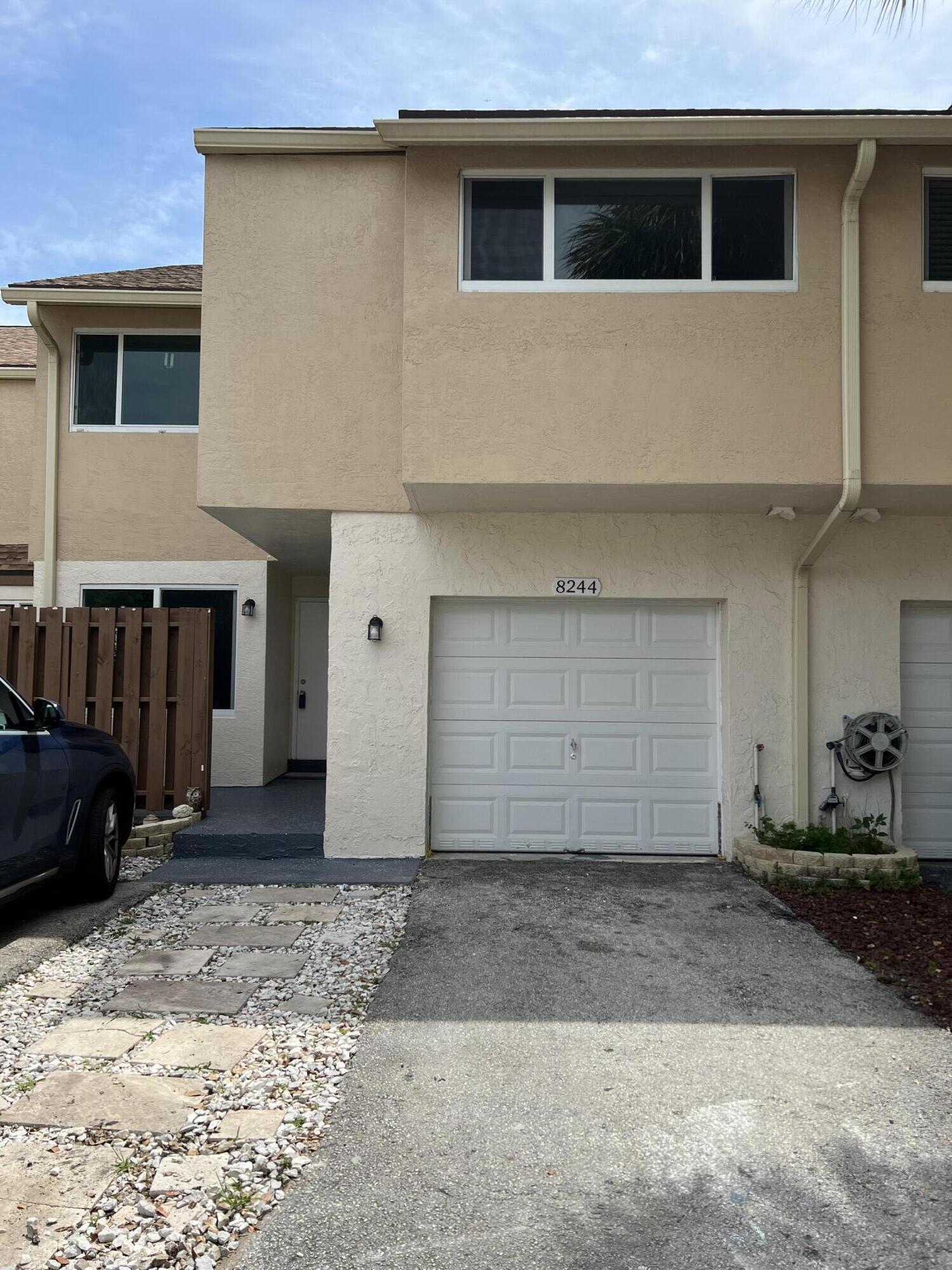 Foto de propiedad en 8244 NW 9th Street 5, Plantation, FL 33324 Plantation con MLS# 
