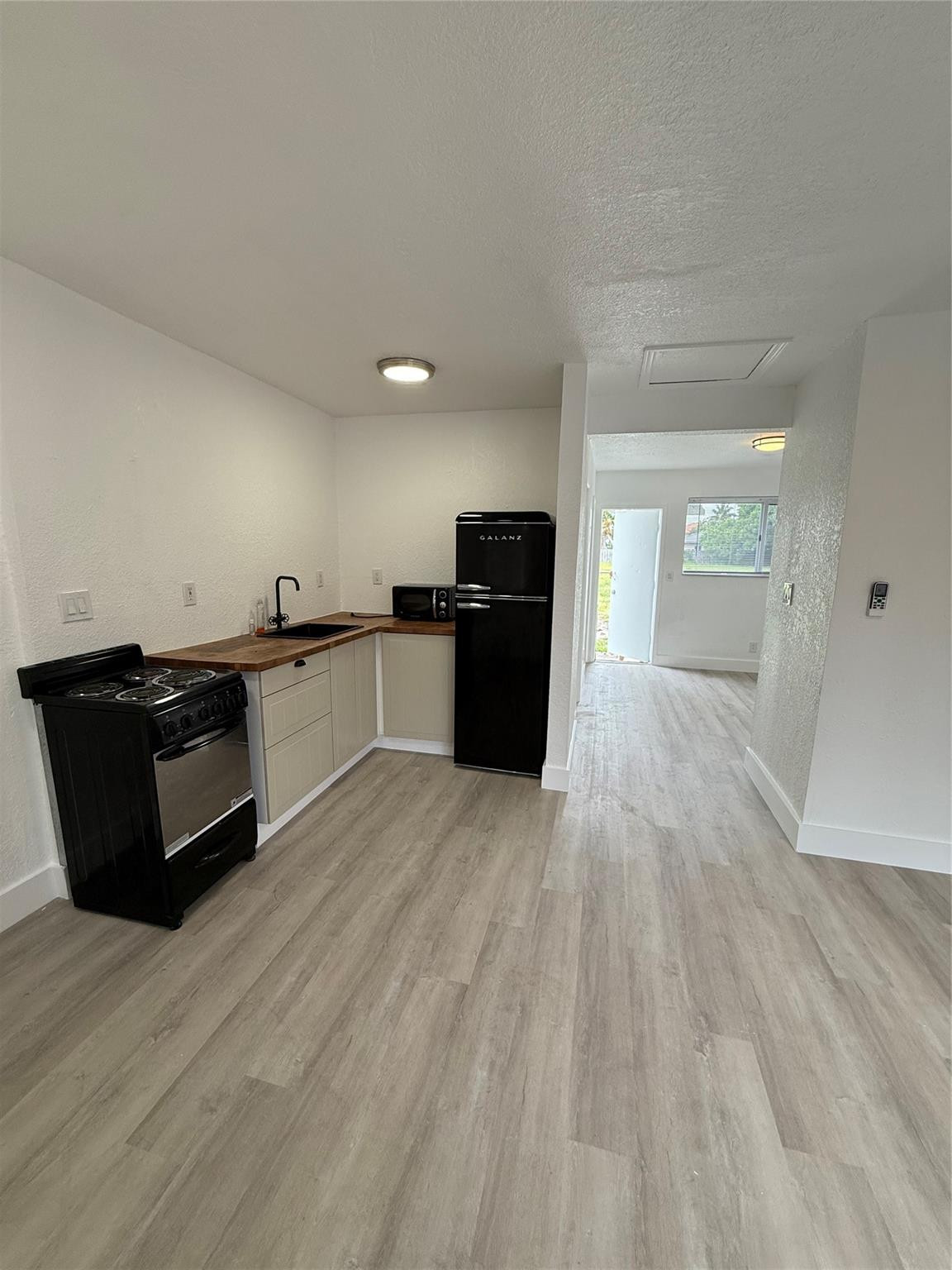 Foto de propiedad en 2213 Lincoln Street, Hollywood, FL 33020 Hollywood con MLS# 